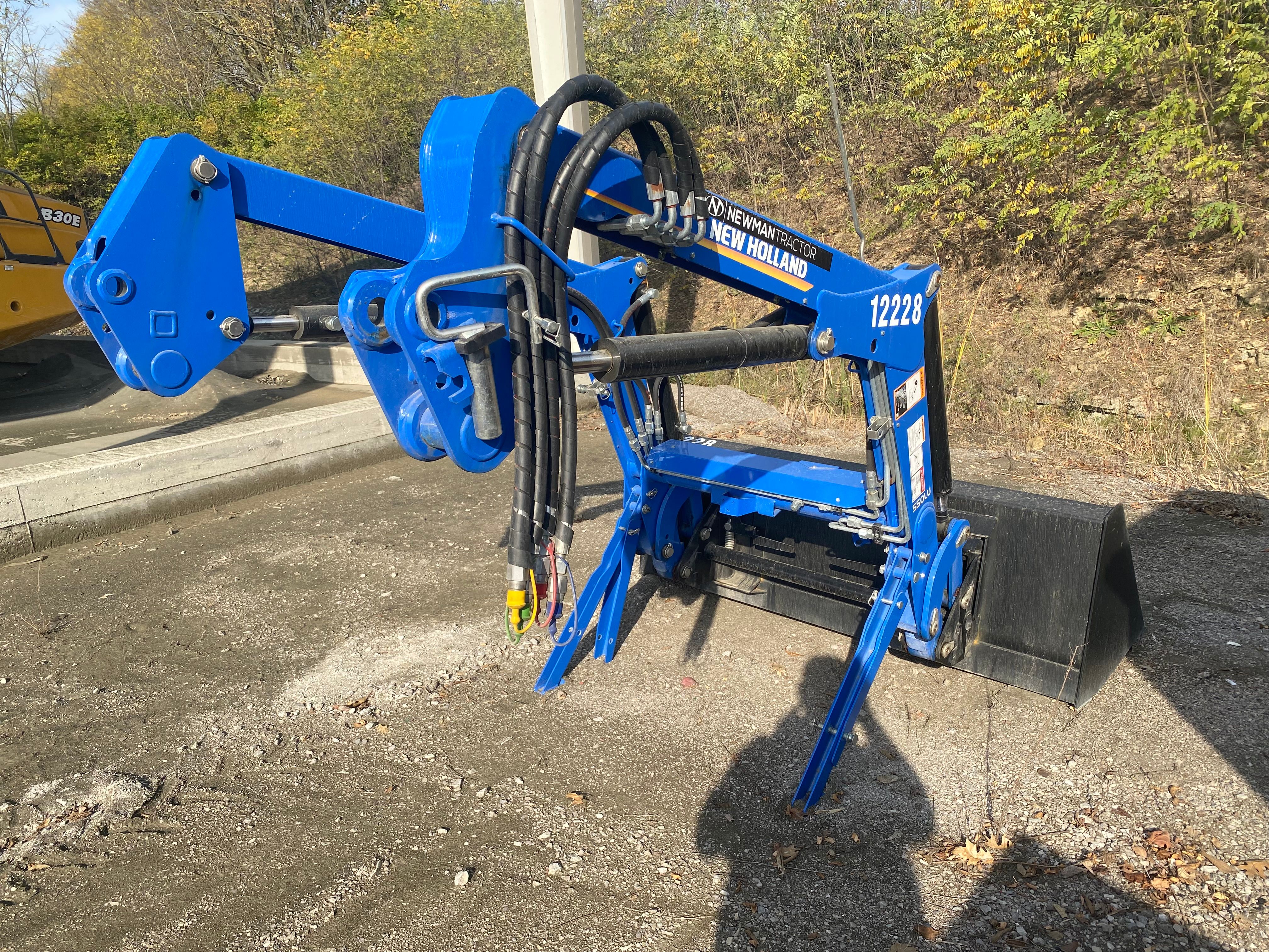 WORKMASTER 55 Loader Bucket Photo 4 Thumbnail