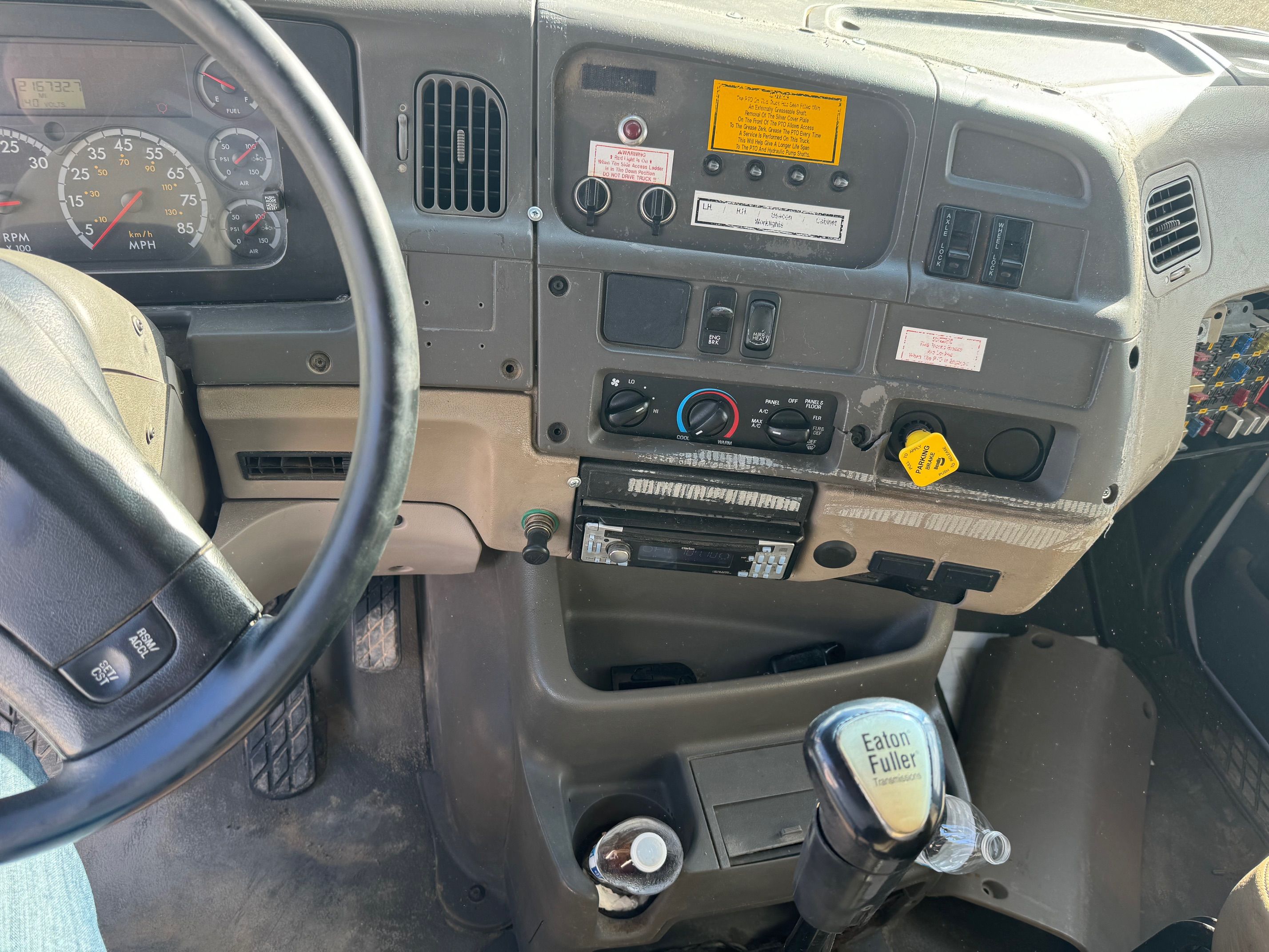 2005 STERLING L7501 Photo 14 Thumbnail