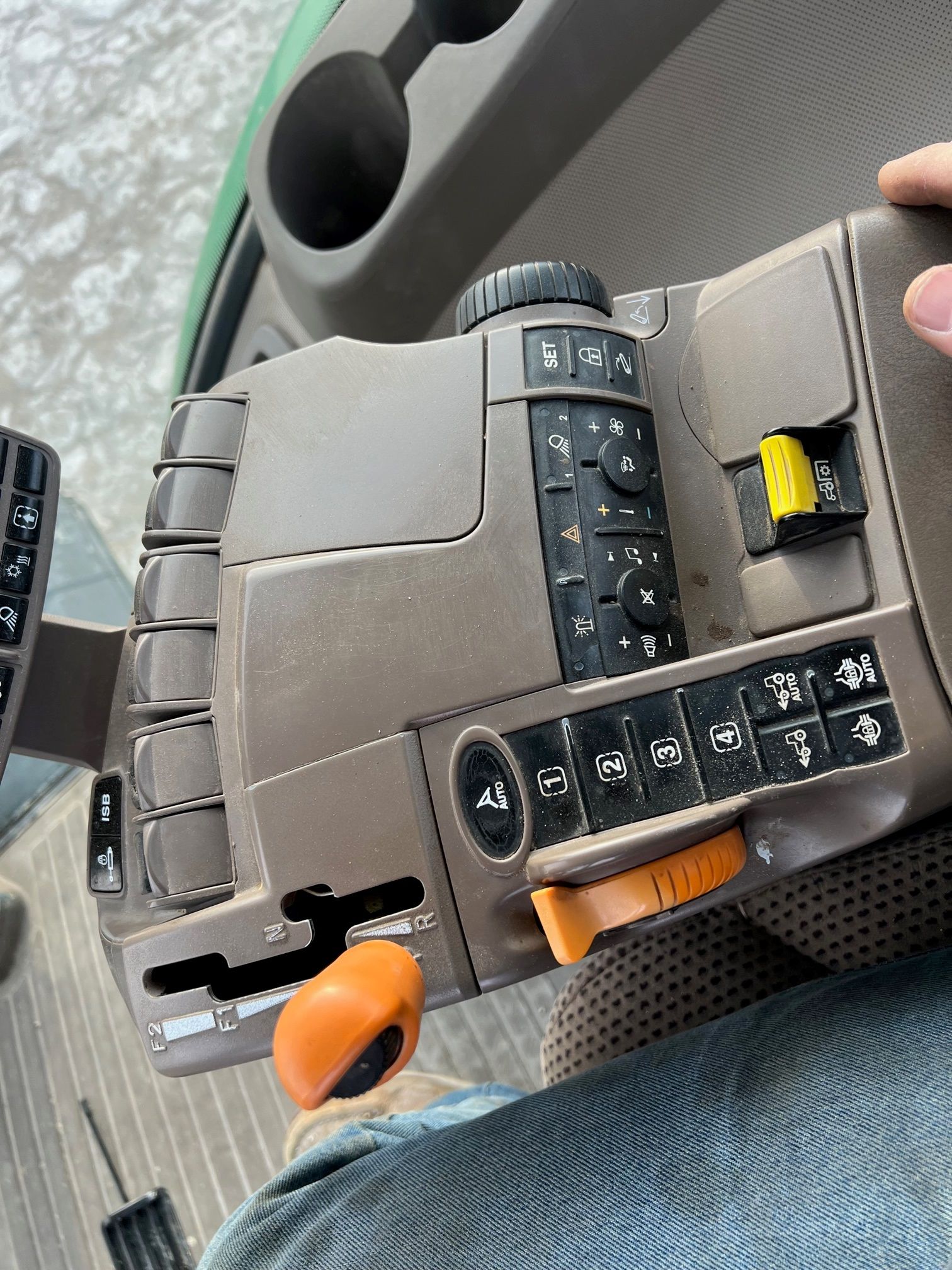 2015 JOHN DEERE 8270R Photo 13 Thumbnail