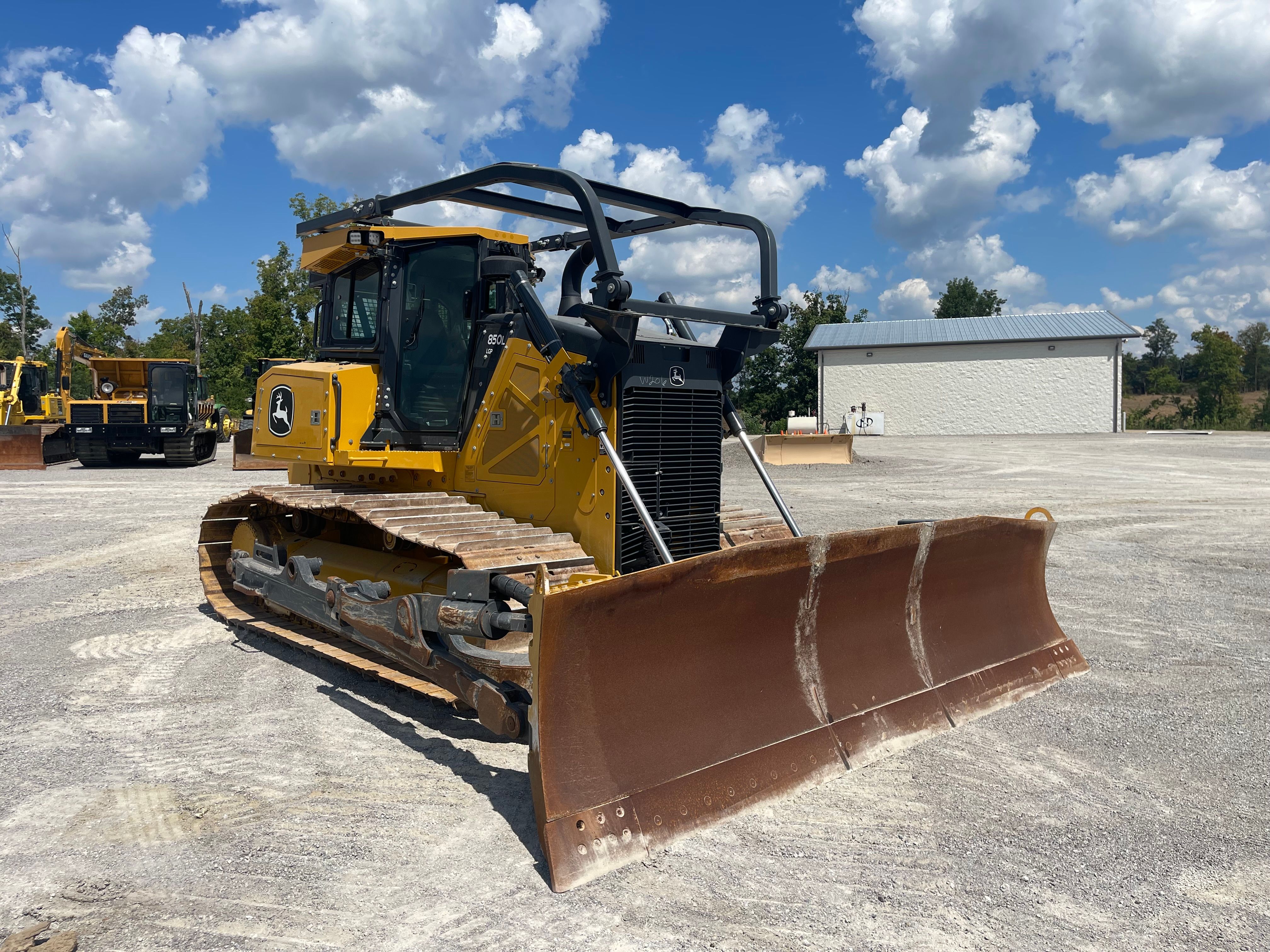 2019 JOHN DEERE 850L Photo 4 Thumbnail