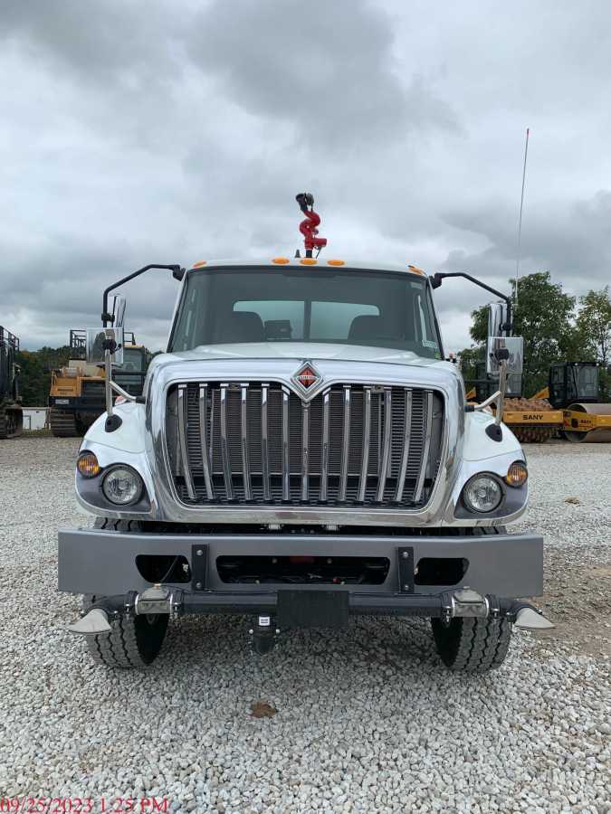 2024 INTERNATIONAL INTERNATIONAL HV607 4K GAL WATER TRUCK W/ CANNON Photo 1