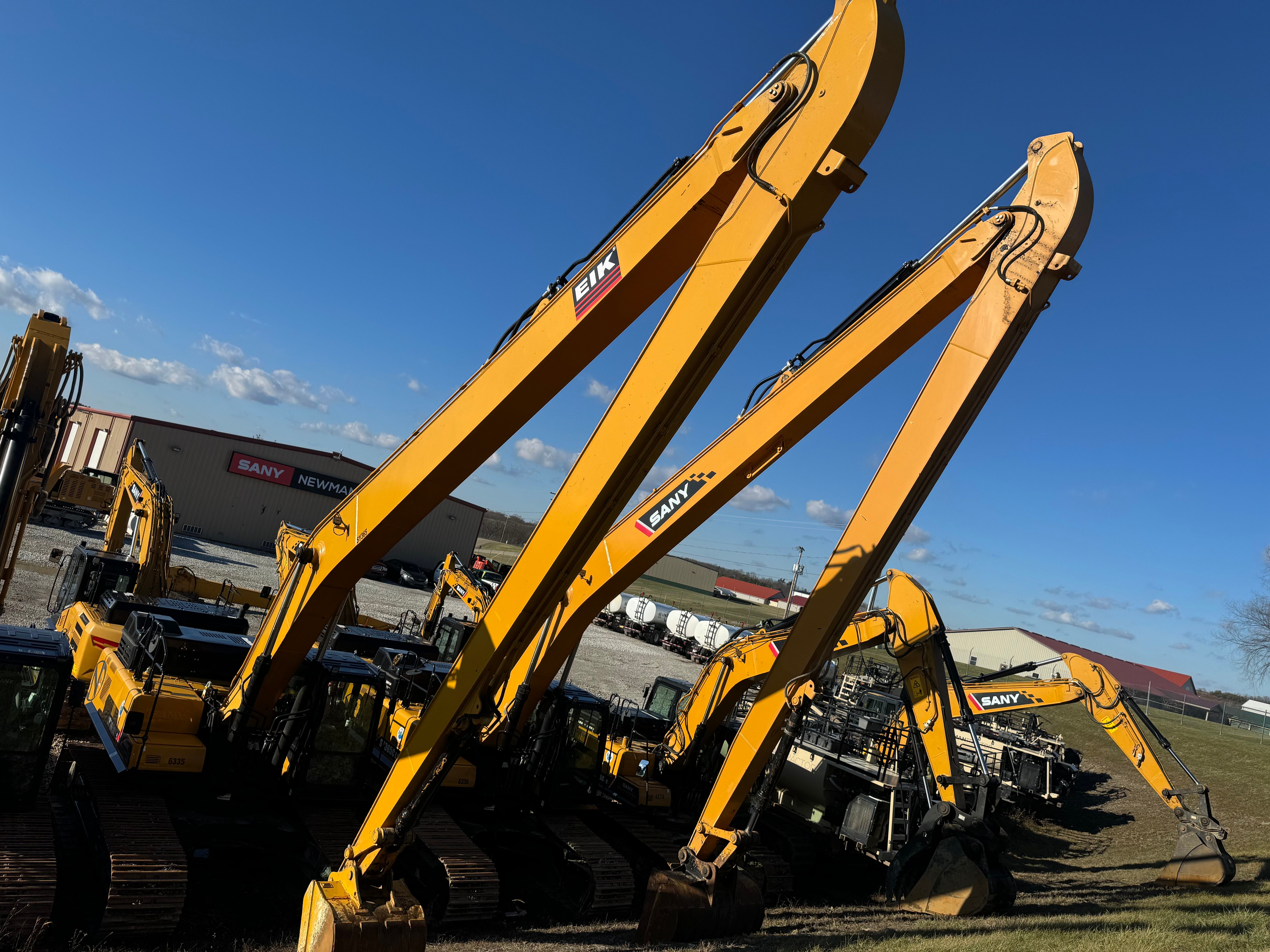 65' EXCAVATOR LONG FRONT FOR SY335C LC Photo 1 Thumbnail