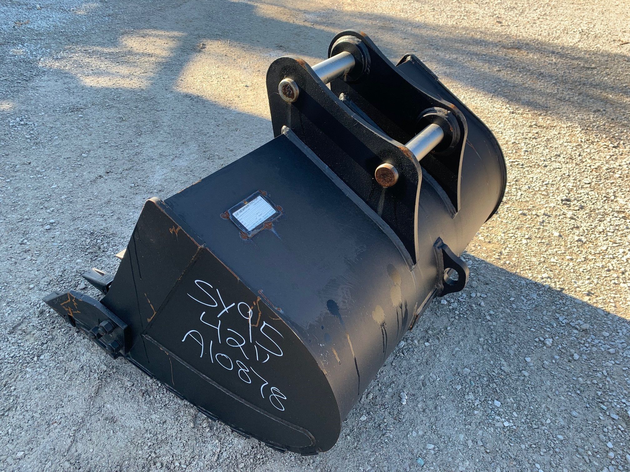 48" BUCKET FOR SY95C Photo 1 Thumbnail