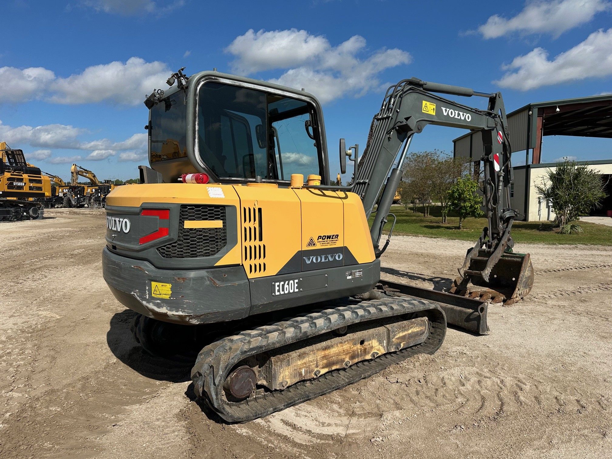 2017 VOLVO EC60E Photo 4 Thumbnail