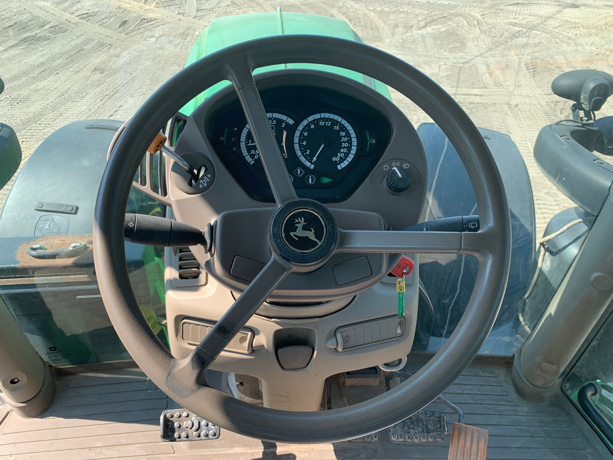 2019 JOHN DEERE 6155R Photo 7 Thumbnail