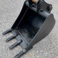 24" EXCAVATOR DIGGING BUCKET 45MM PIN Photo 1