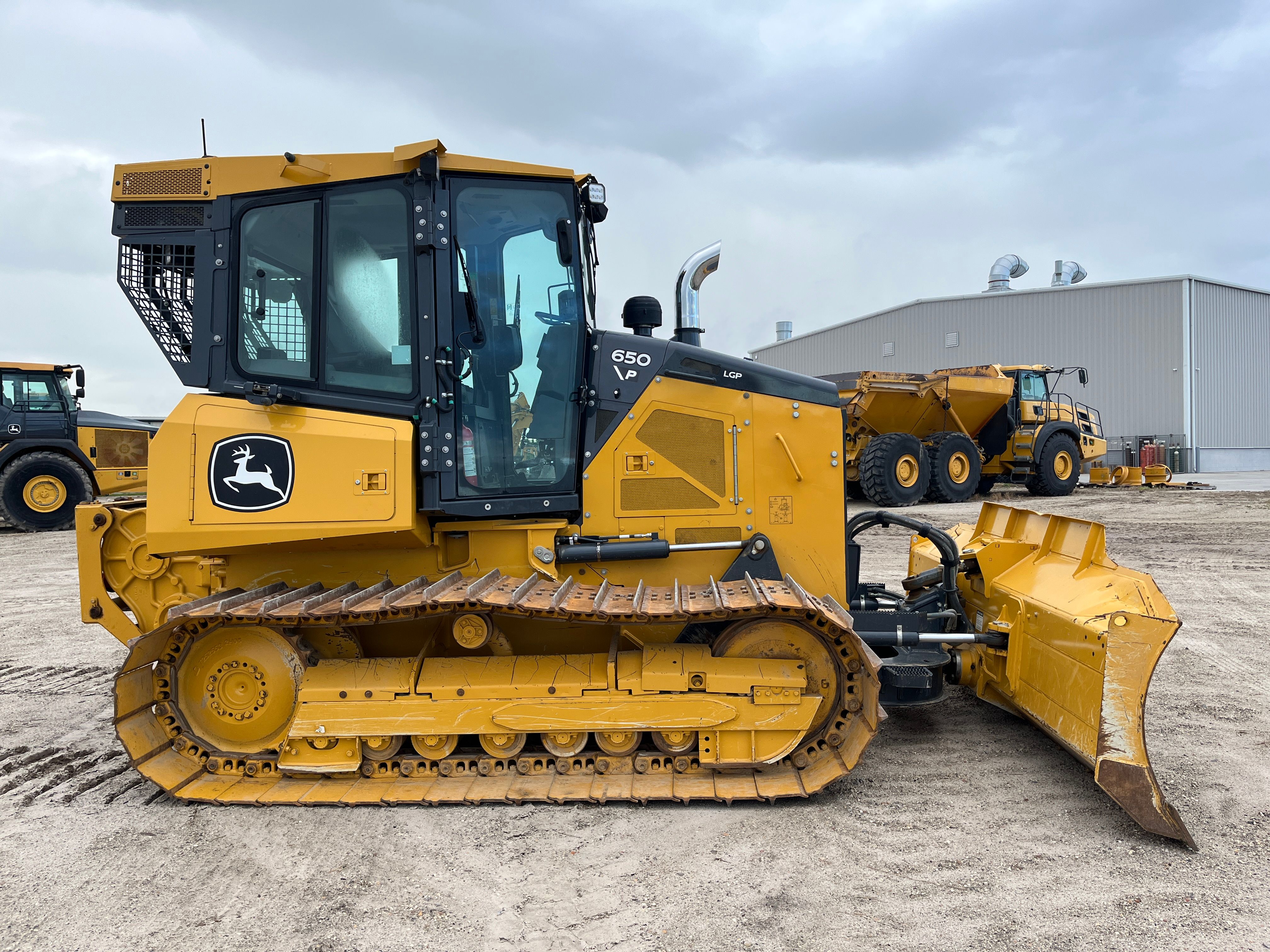 2023 JOHN DEERE 650 P-TIER Photo 5 Thumbnail