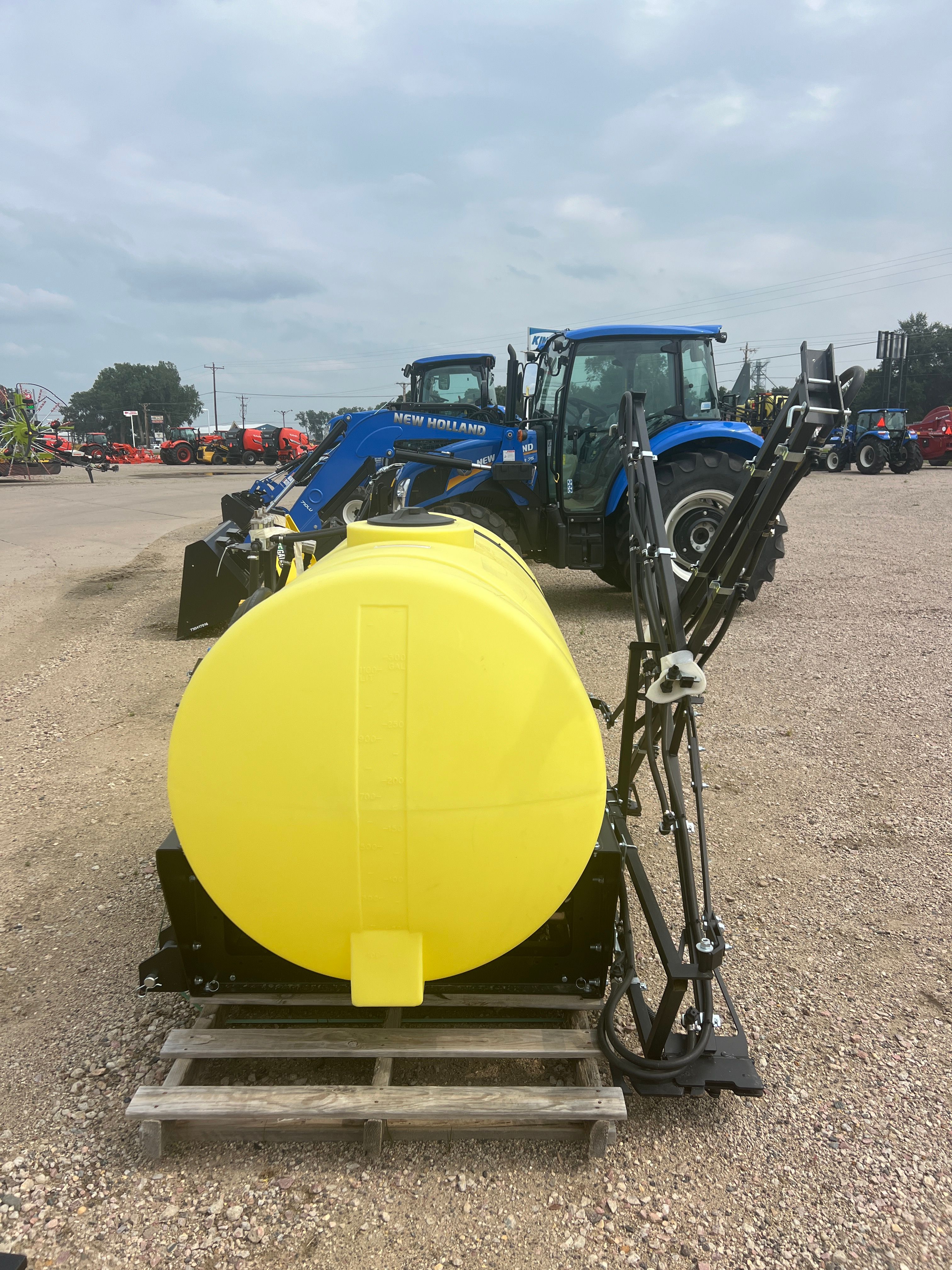 DEMCO RM300 3PT SPRAYER Photo 3 Thumbnail