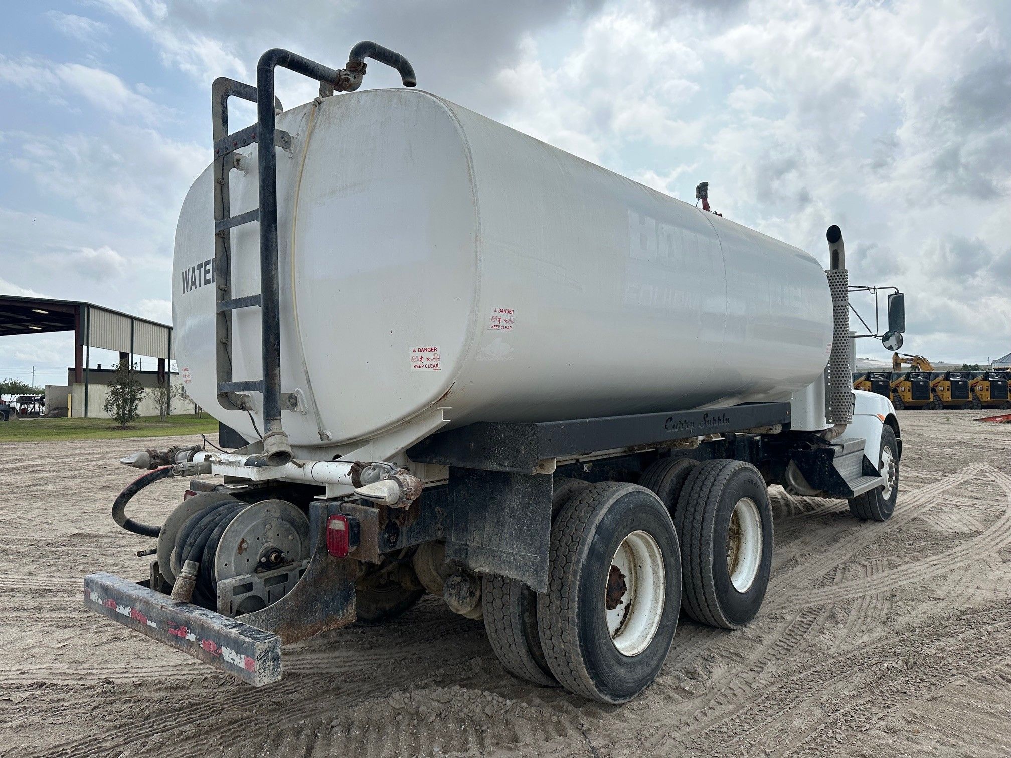 2019 KENWORTH T370 WATER Photo 4 Thumbnail