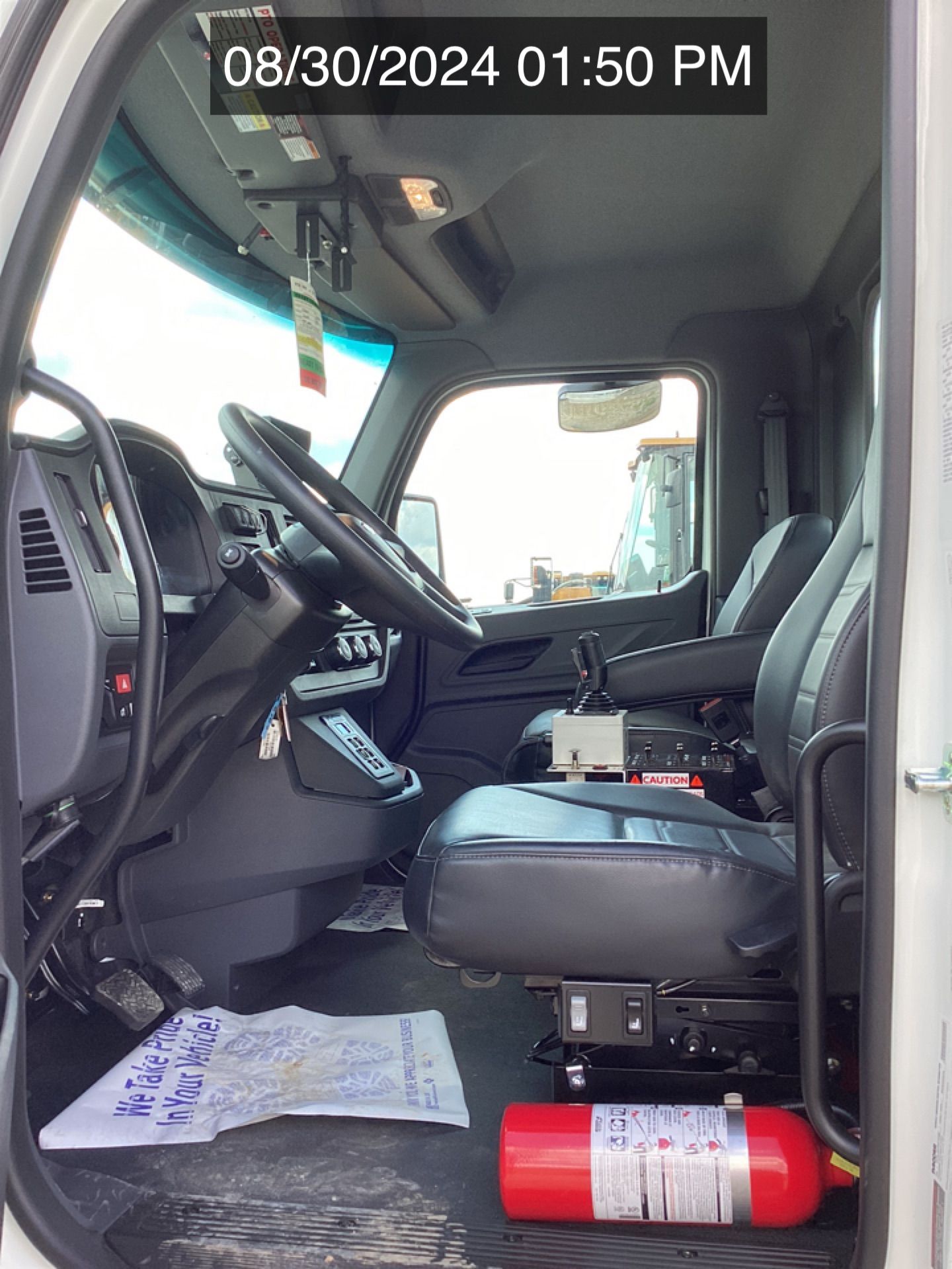 2025 PETERBILT 548 WATER Photo 7 Thumbnail