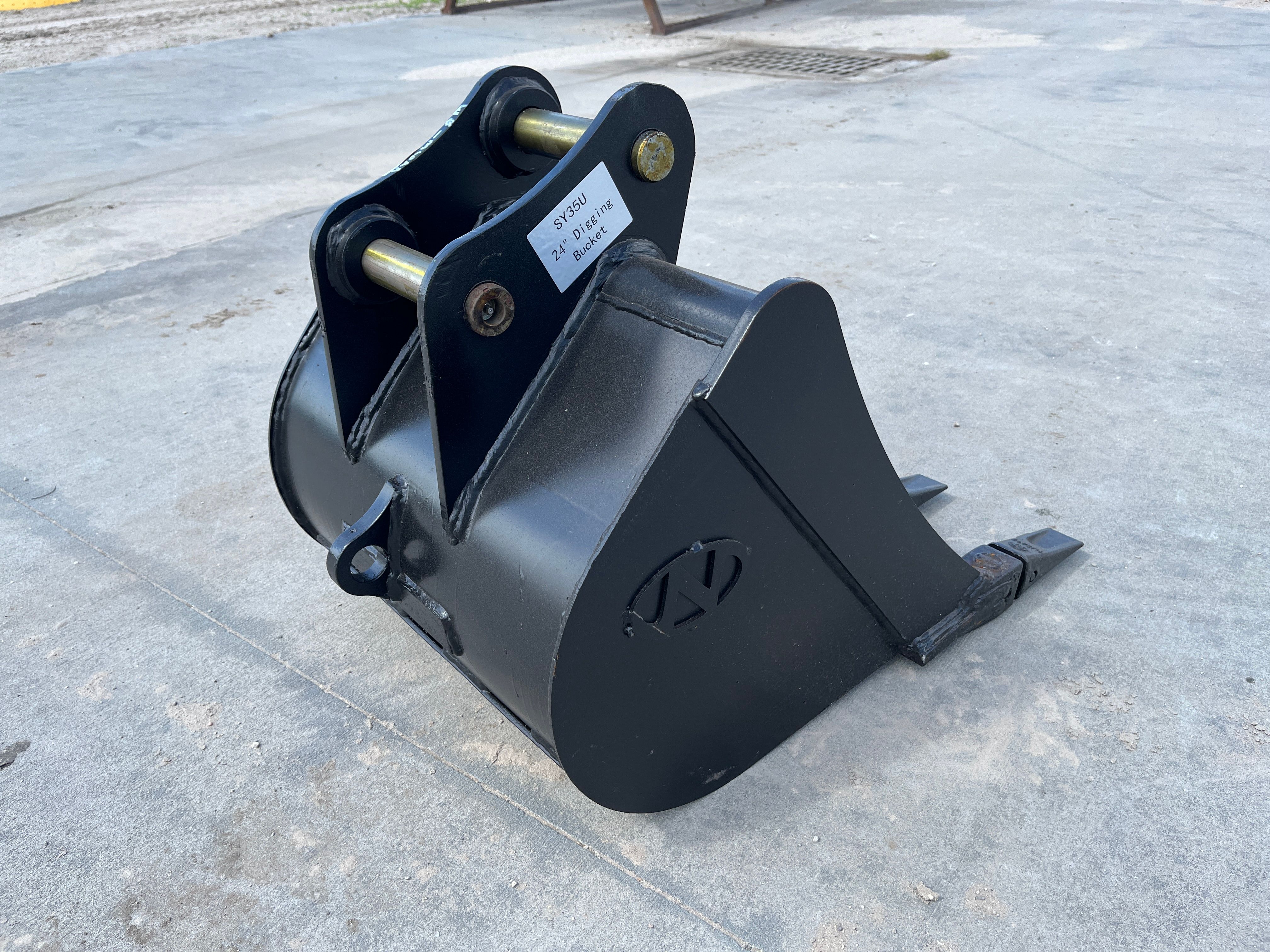 24" BUCKET FOR SY35U Photo 3 Thumbnail