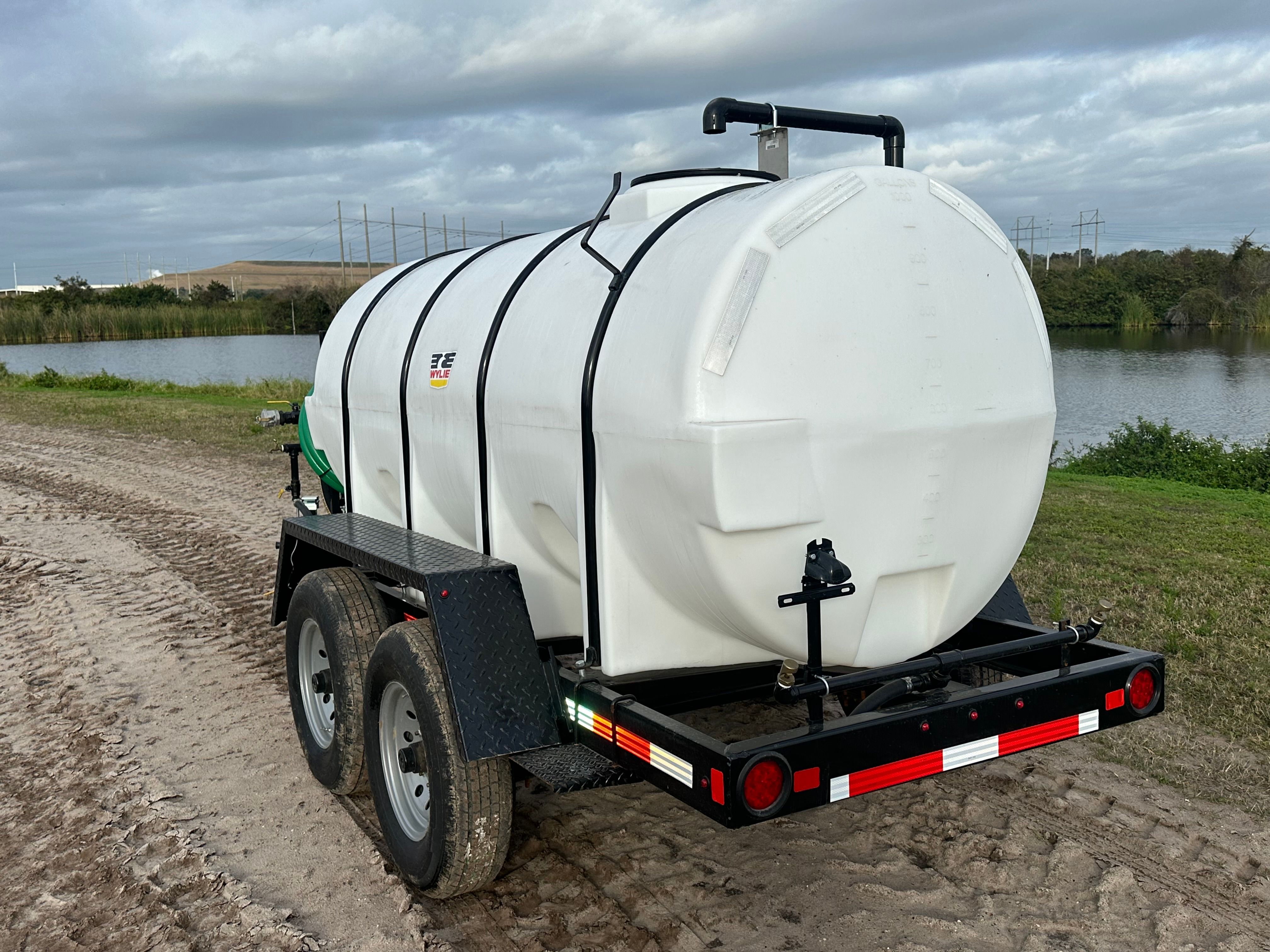 WYLIE 1025 GALLON EXPRESS WATER WAGON Photo 3 Thumbnail