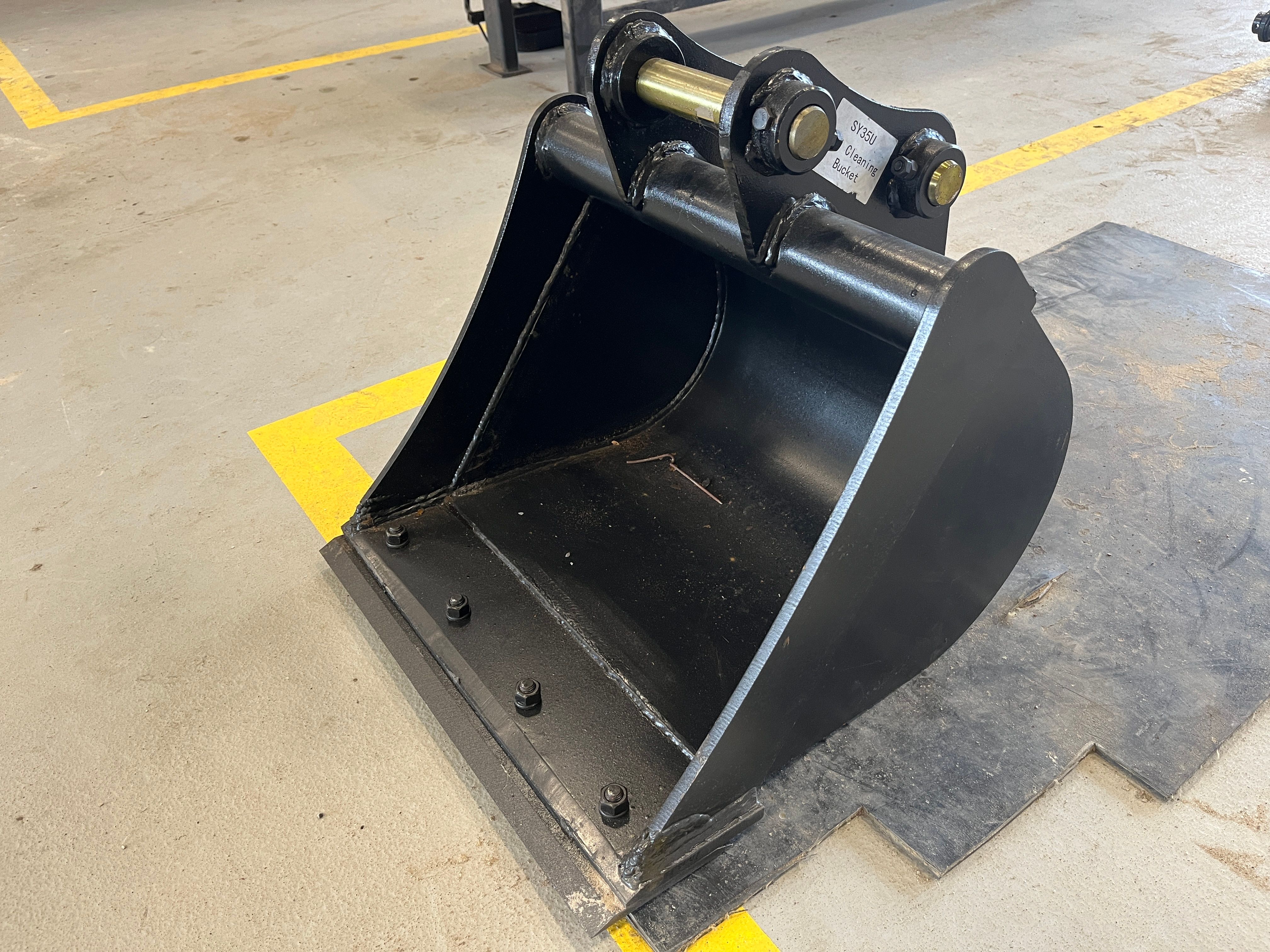 24" DC BUCKET FOR SY35U Photo 1 Thumbnail