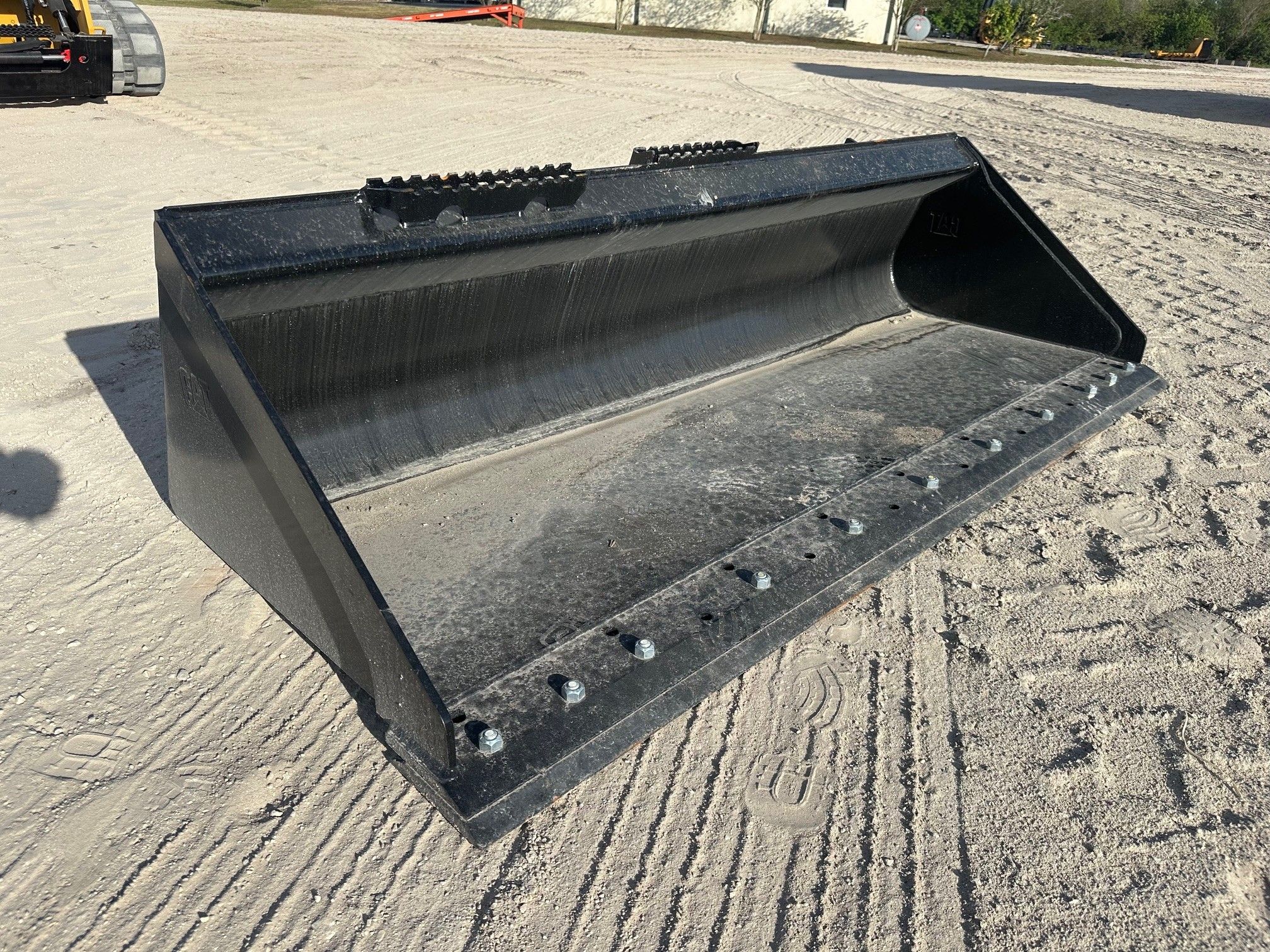 CAT 299D3 80" Skid Steer Bucket Photo 4 Thumbnail