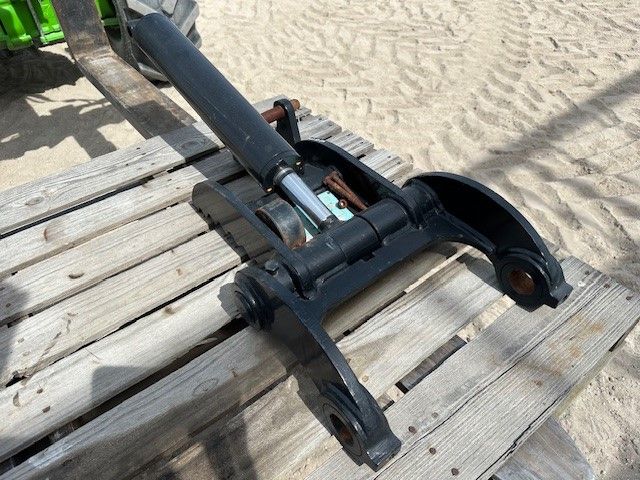 THUMB FOR SY35U (NO QUICK COUPLER) Photo 3 Thumbnail