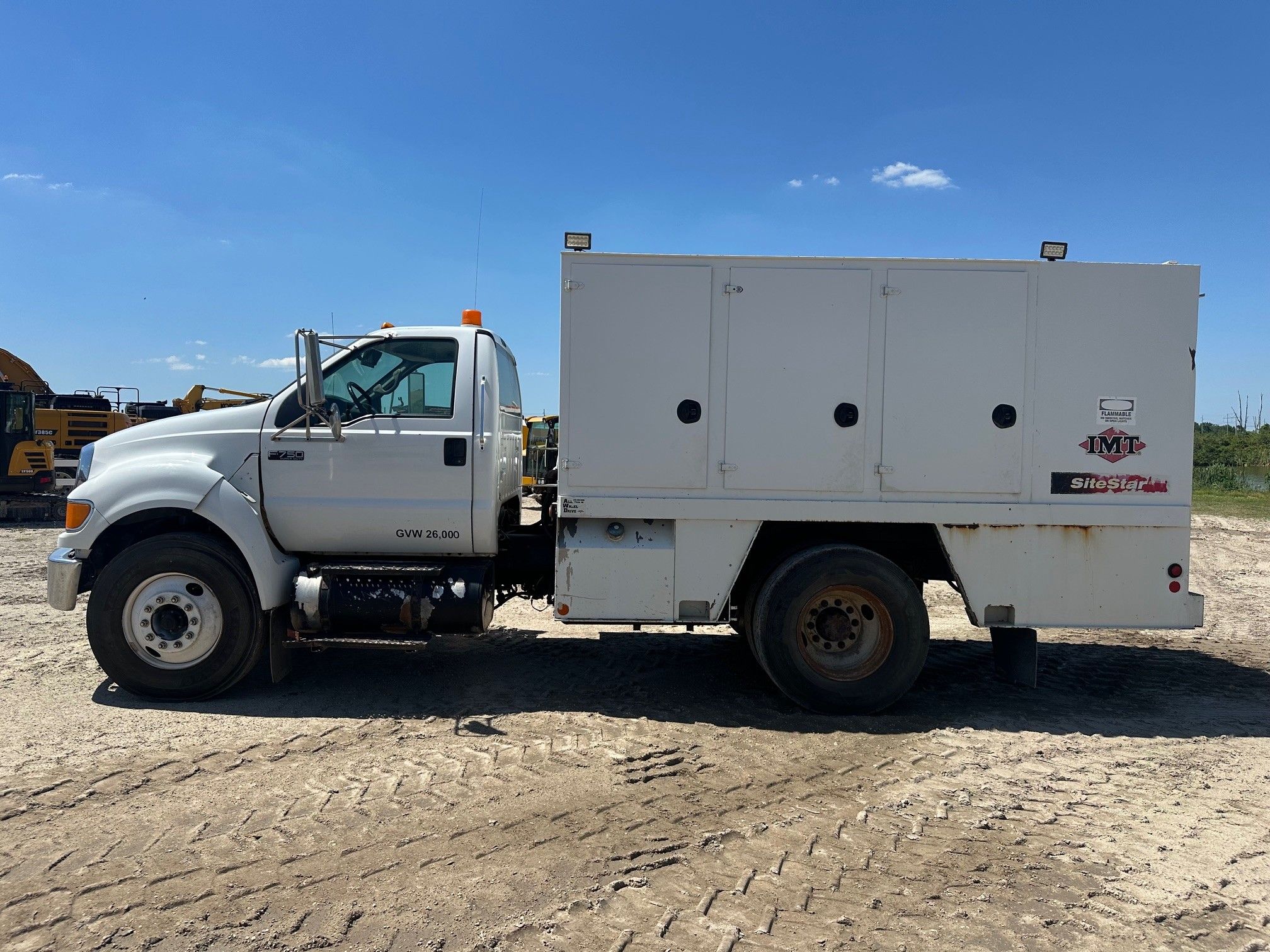 2008 FORD F750 LUBE Photo 2 Thumbnail