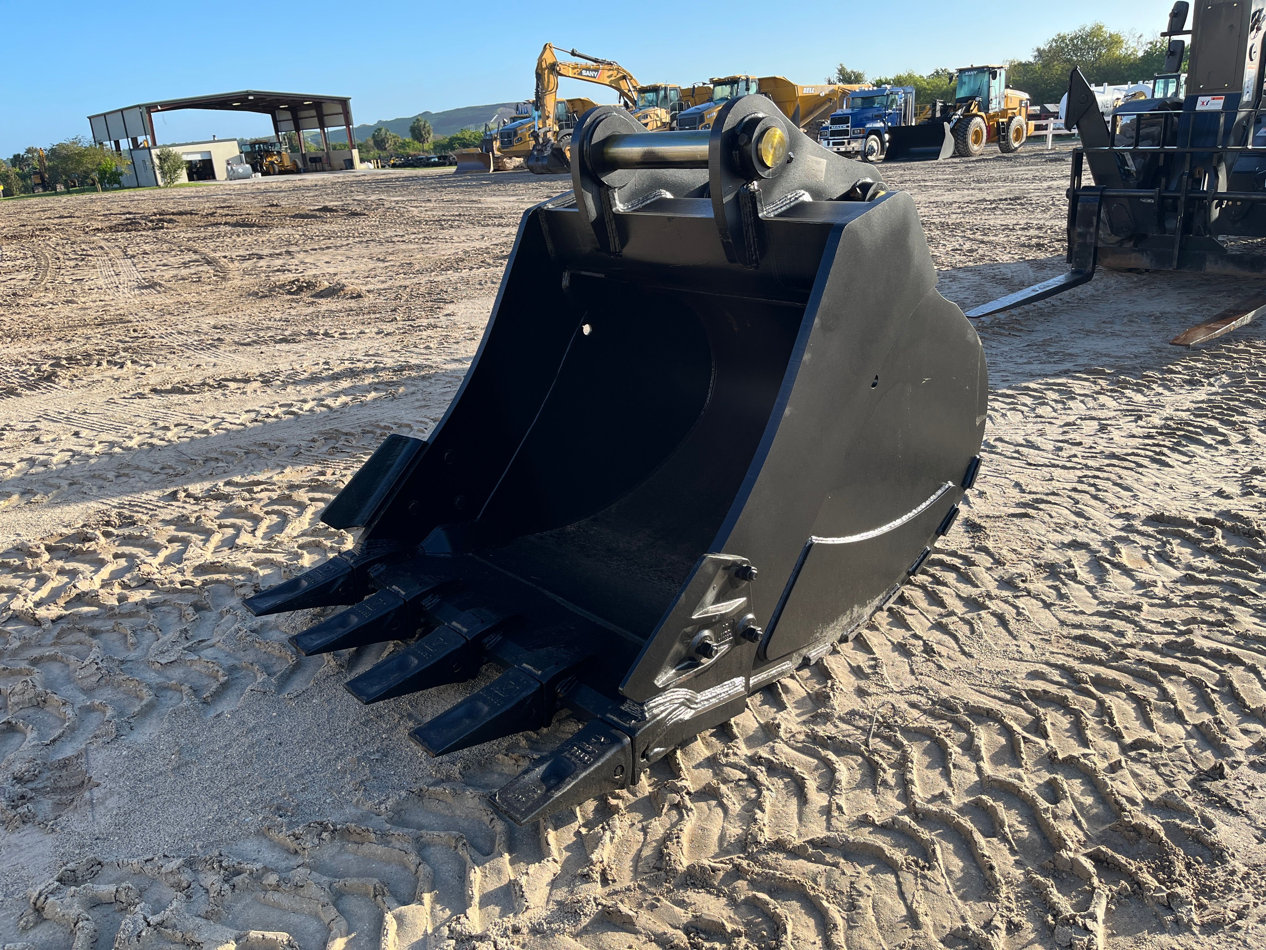 54" BUCKET FOR SY385C Photo 1 Thumbnail