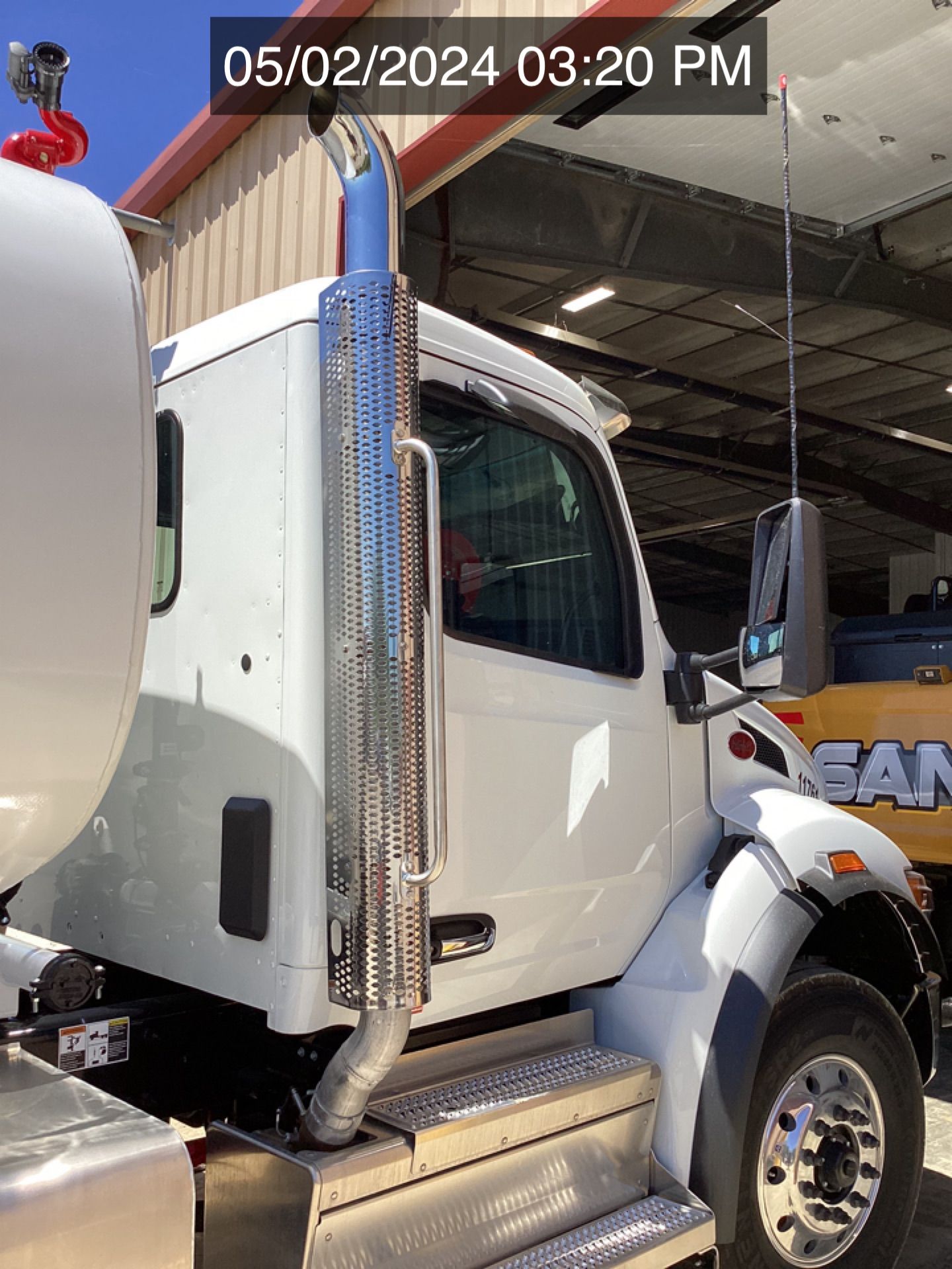 2025 PETERBILT 548 WATER Photo 13 Thumbnail