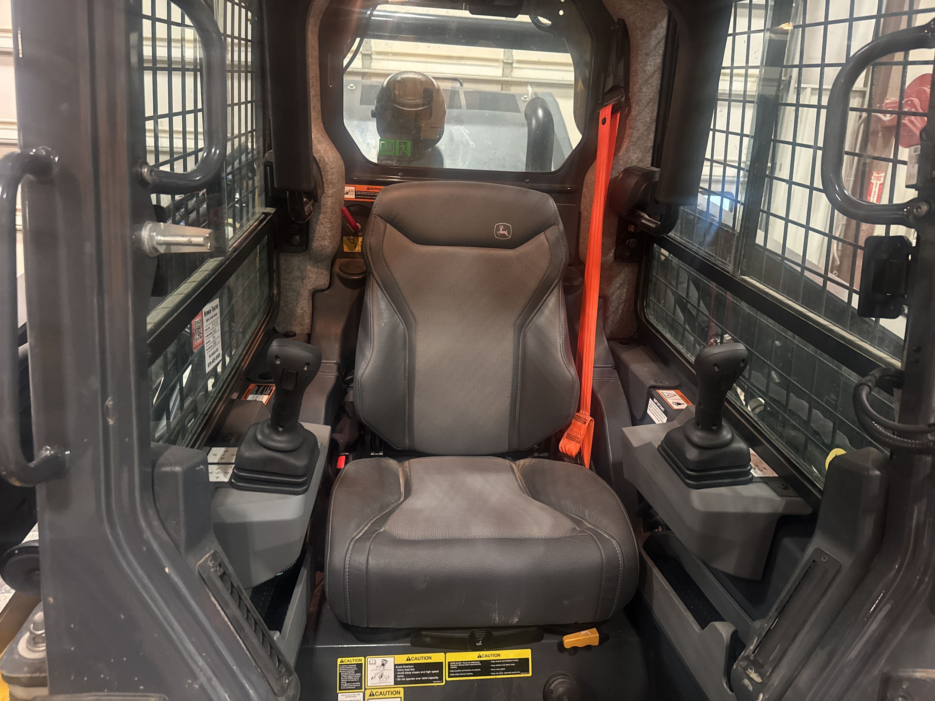 2024 JOHN DEERE 333P Photo 9 Thumbnail