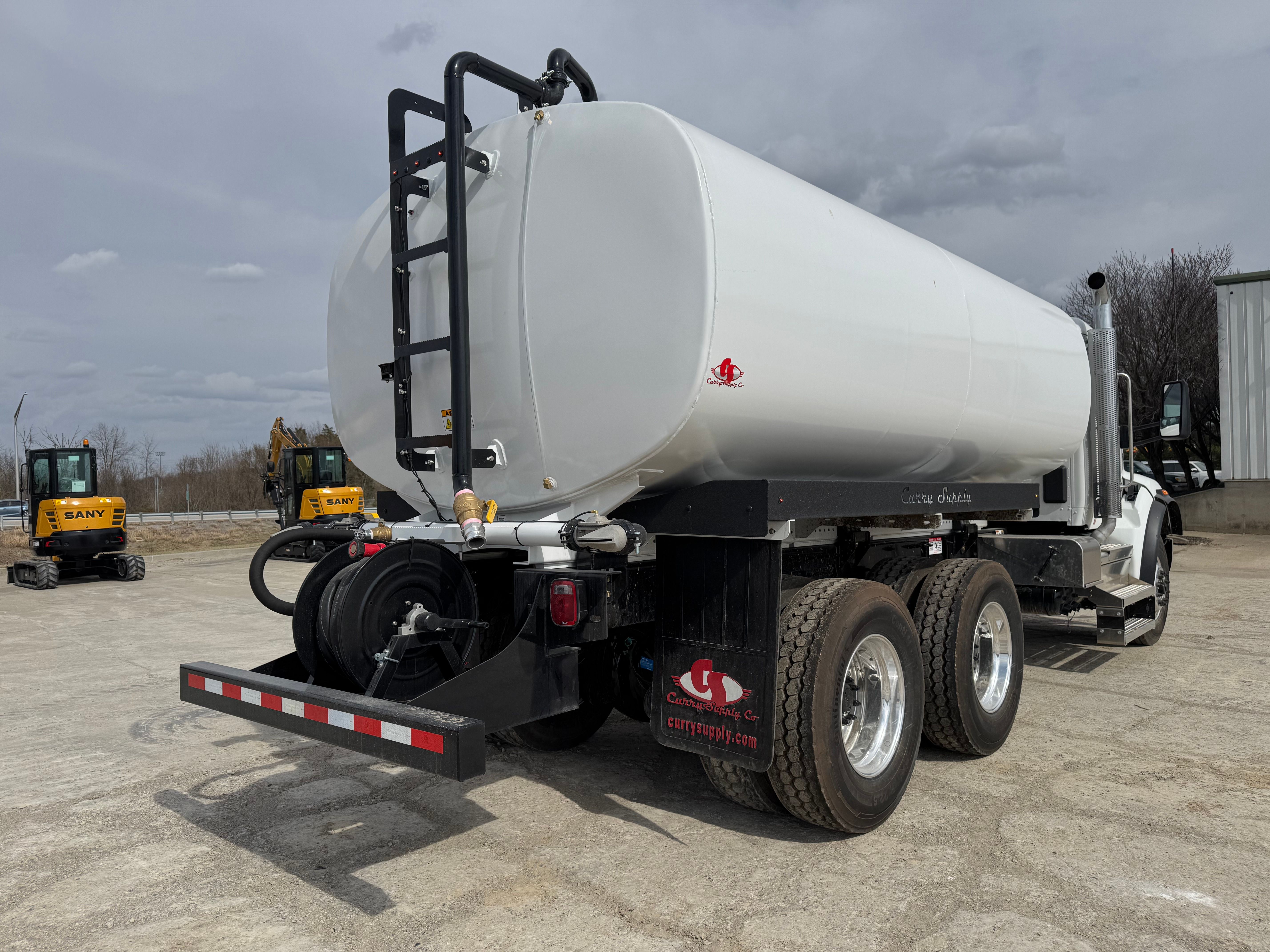 2025 PETERBILT 548 WATER Photo 7 Thumbnail