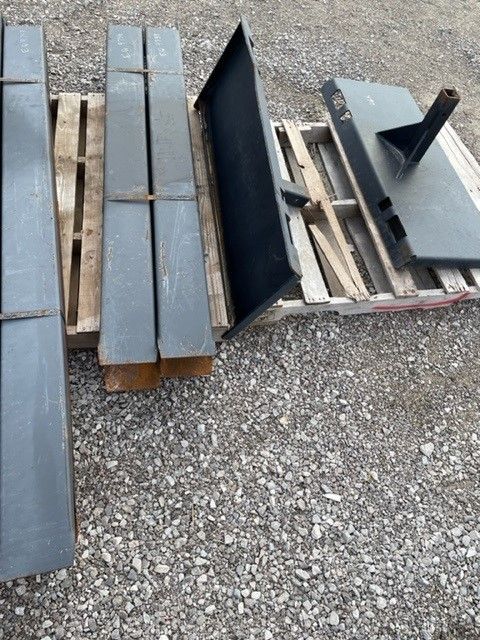7' SKID STEER FORK EXTENSIONS Photo 2 Thumbnail