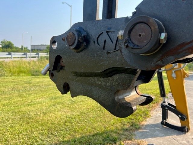 MANUAL QUICK COUPLER FOR SY80U Photo 1 Thumbnail