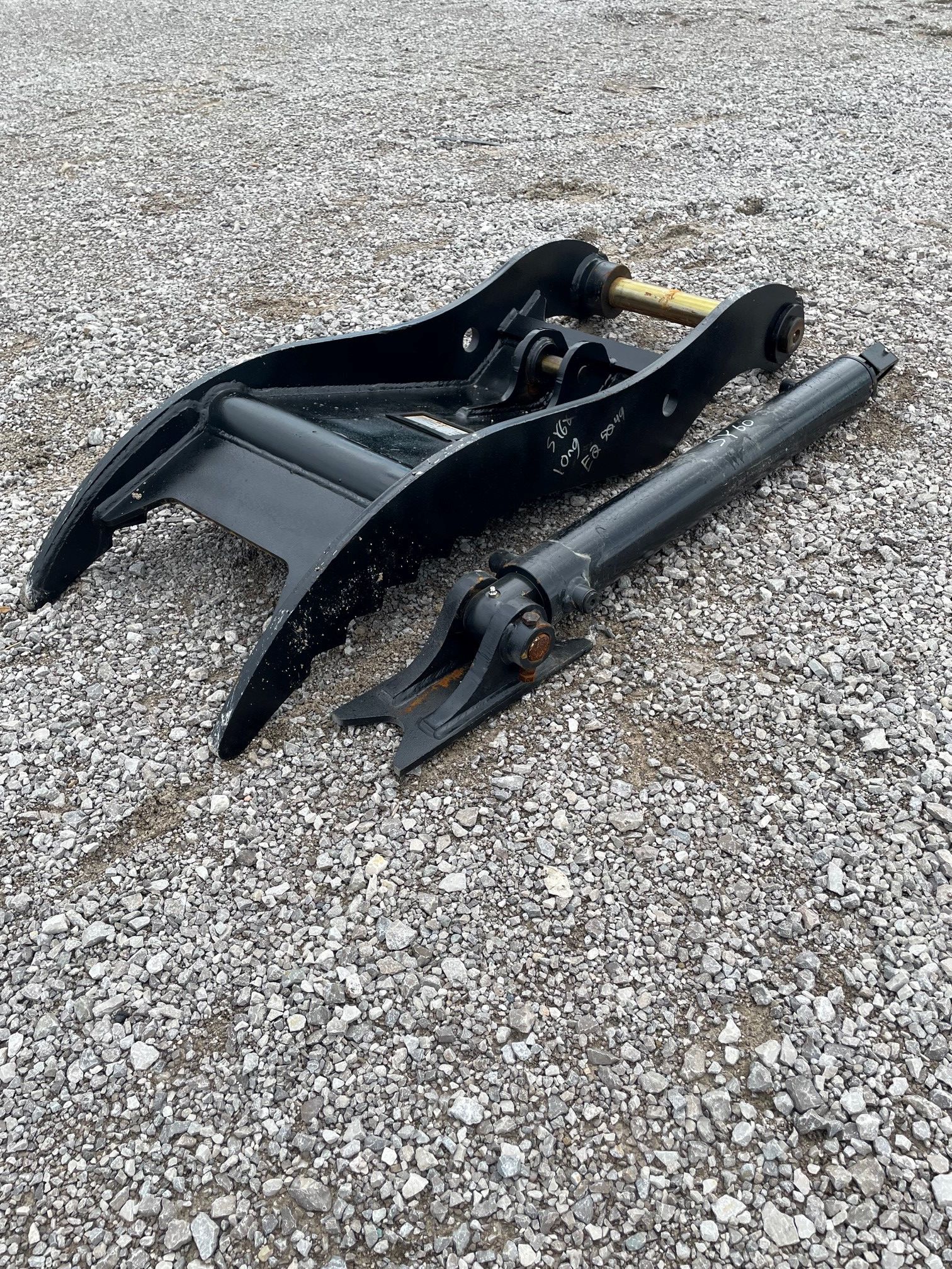 THUMB FOR SY60C (FOR USE W/ QUICK COUPLER) Photo 1 Thumbnail