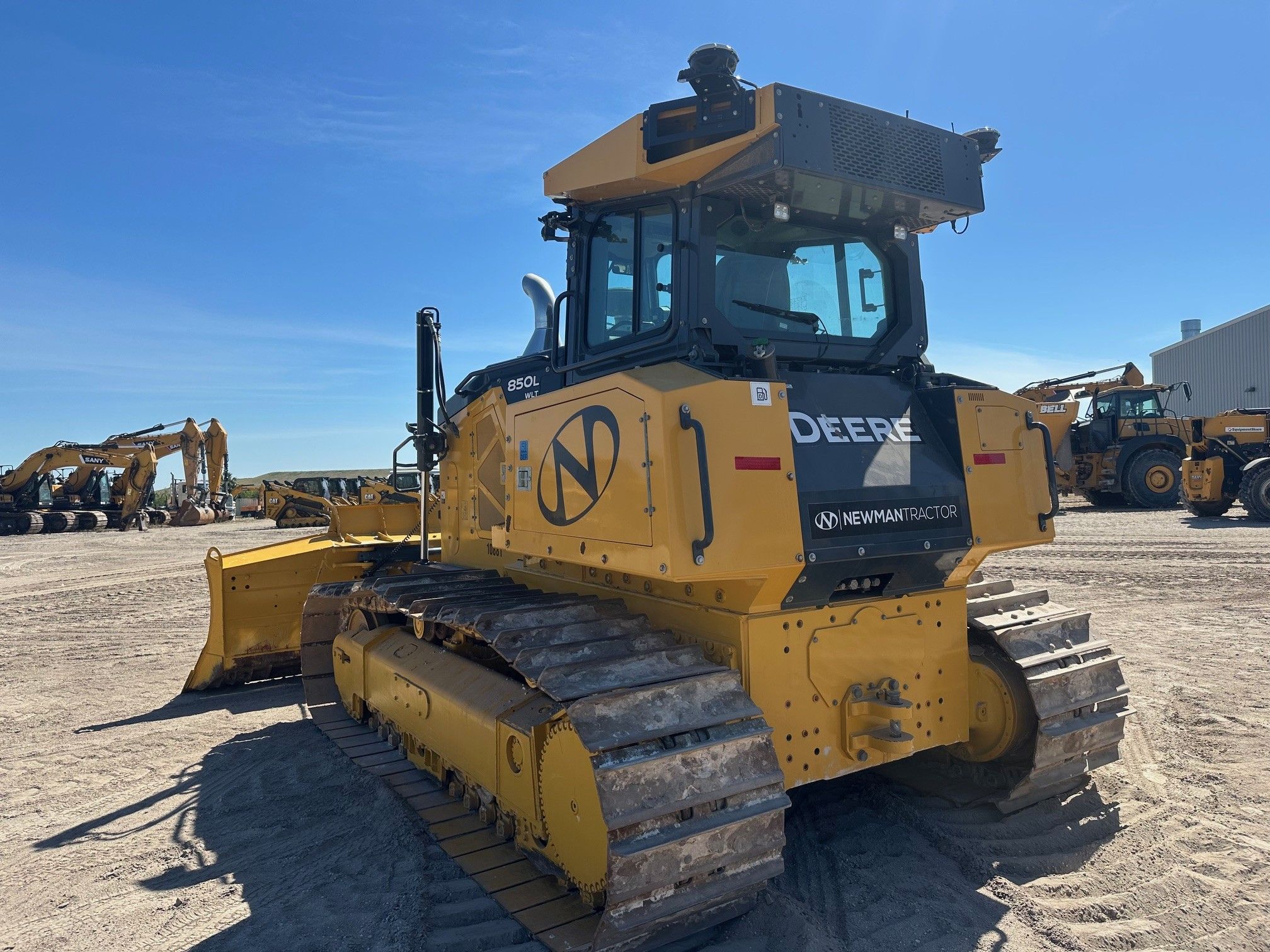 2023 JOHN DEERE 850L WLT Photo 3 Thumbnail