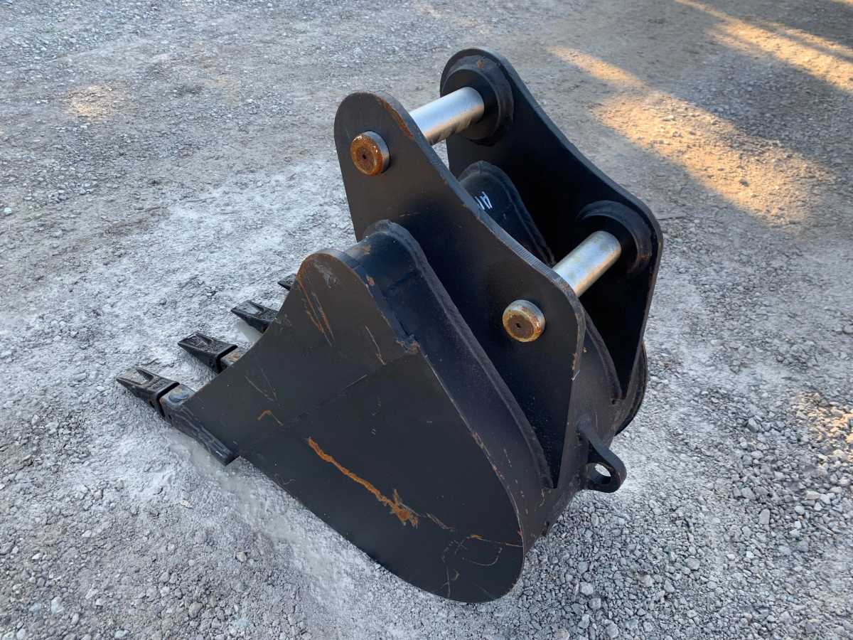 18" BUCKET FOR SY50U Photo 1