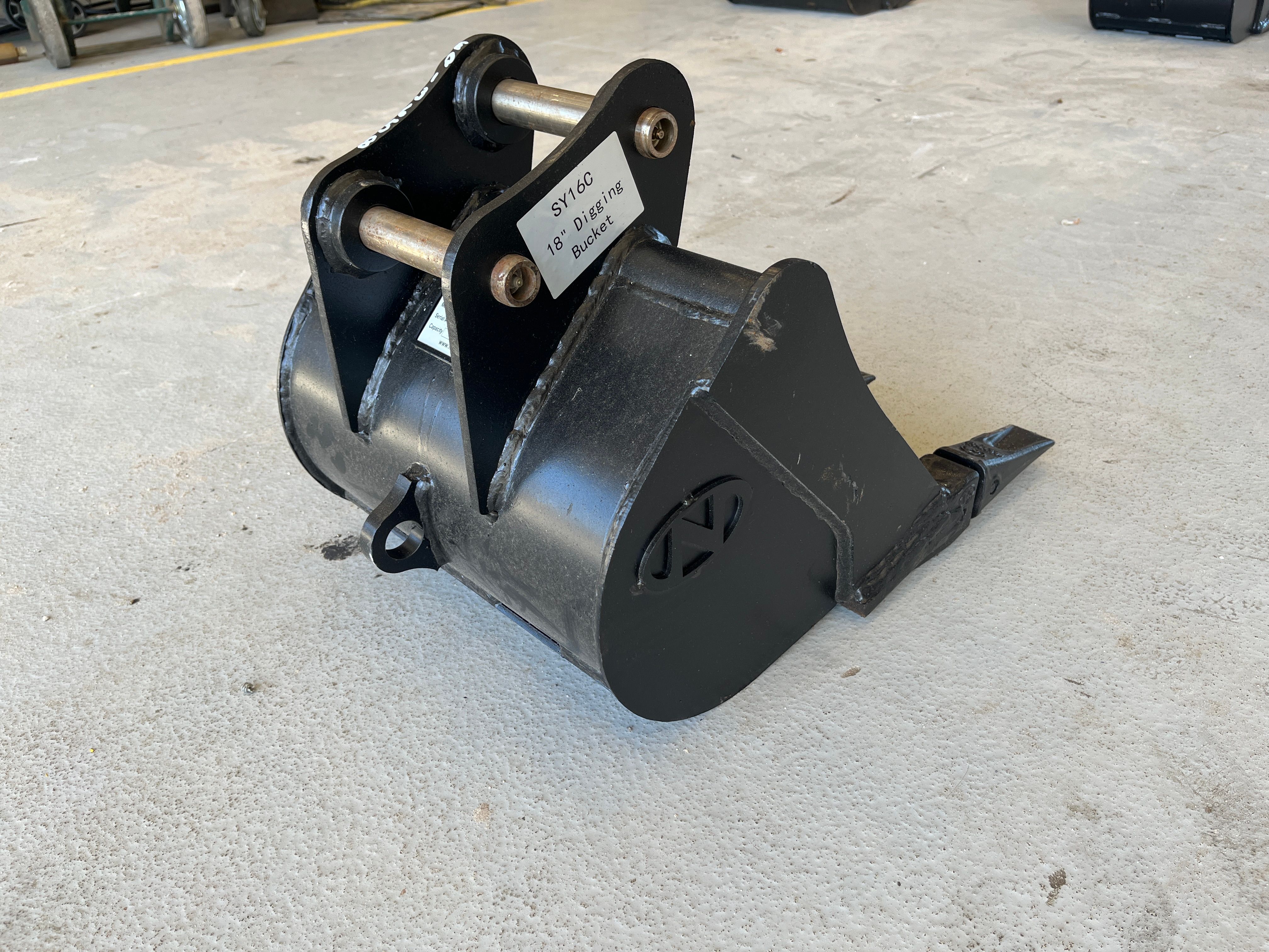 18" BUCKET FOR SY16C Photo 3 Thumbnail