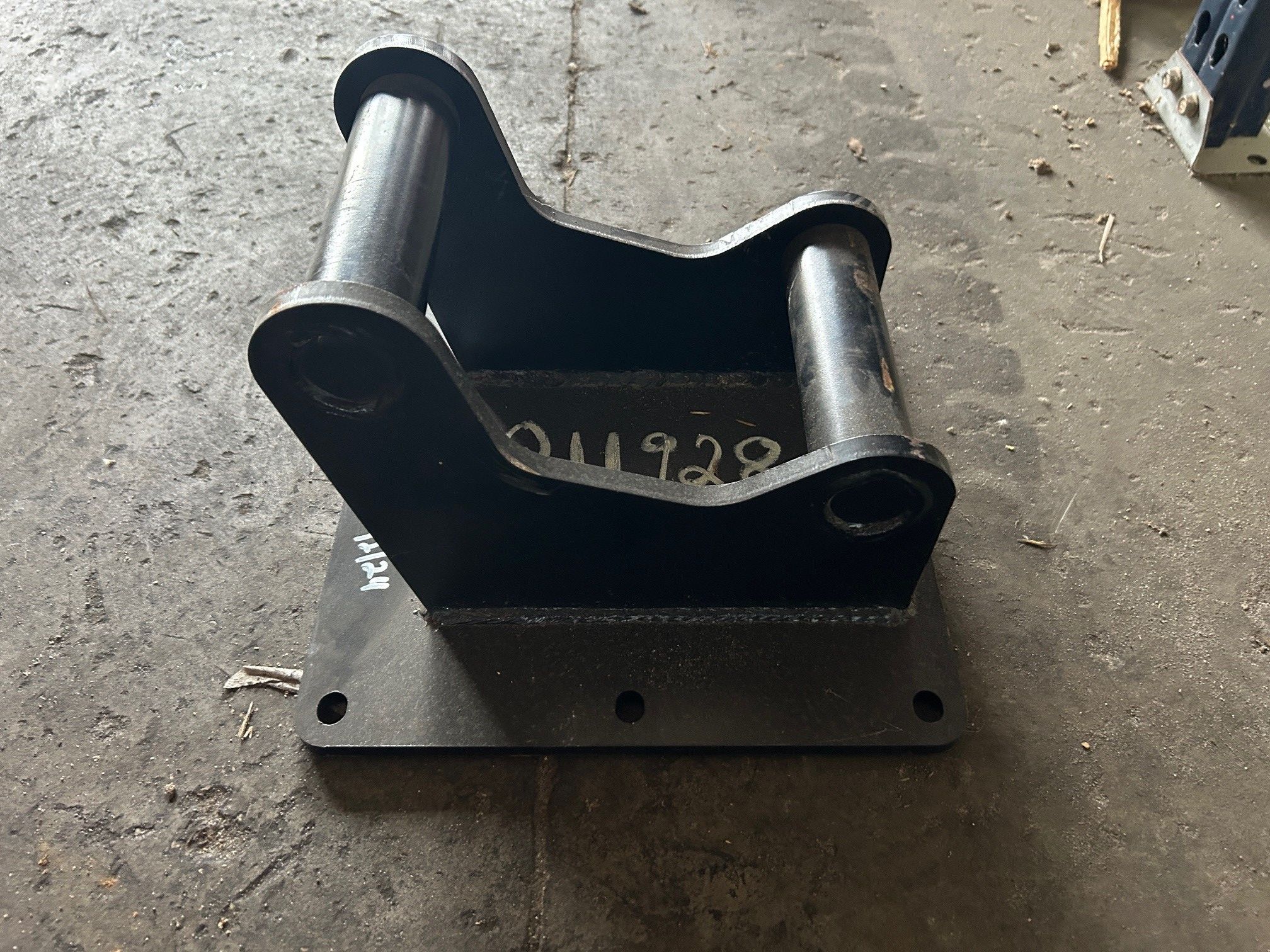 SY60C MOUNT BRACKET FOR 35" HIGH INERTIA MULCHER Photo 1 Thumbnail