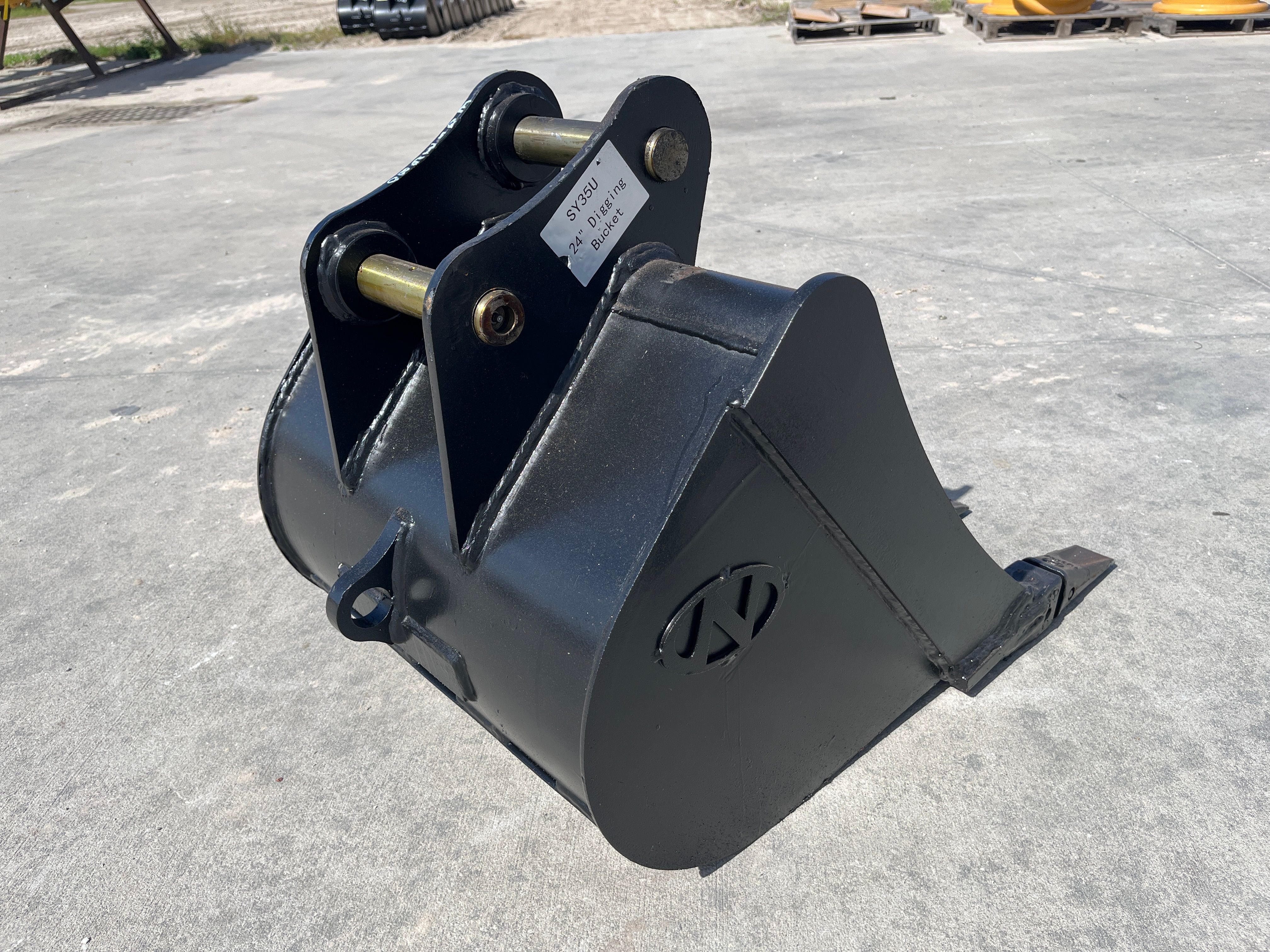 24" BUCKET FOR SY35U Photo 3 Thumbnail