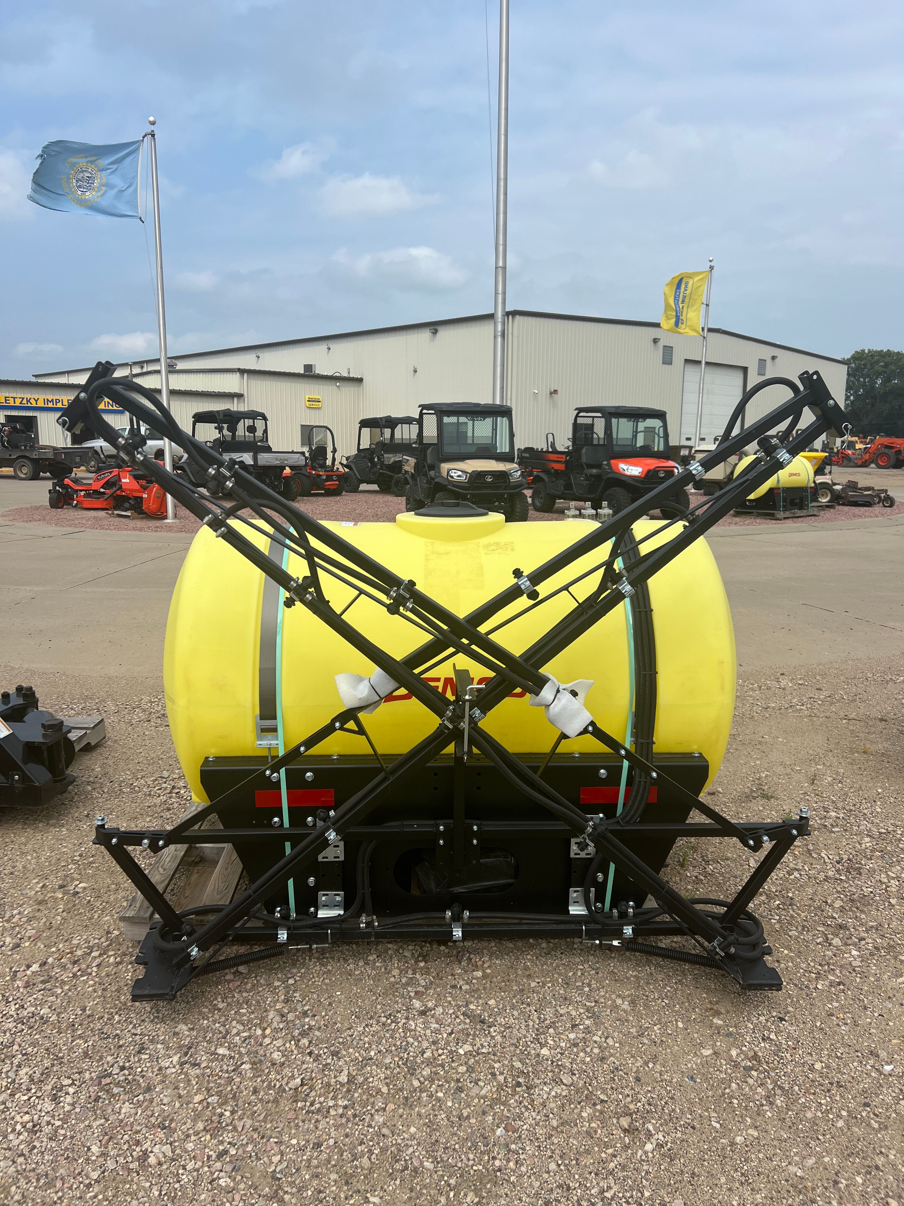 DEMCO RM300 3PT SPRAYER Photo 4 Thumbnail