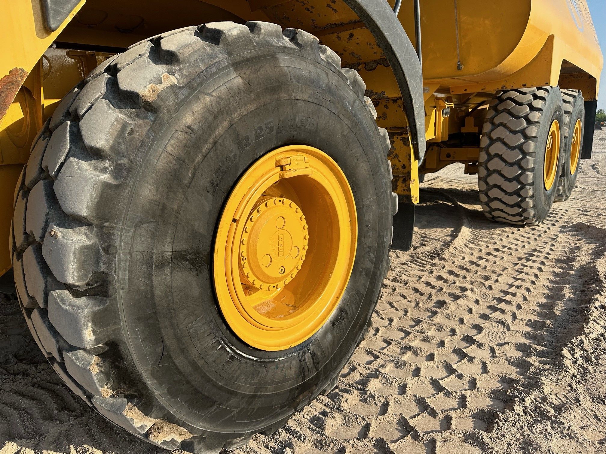 2015 BELL B30E Photo 11 Thumbnail