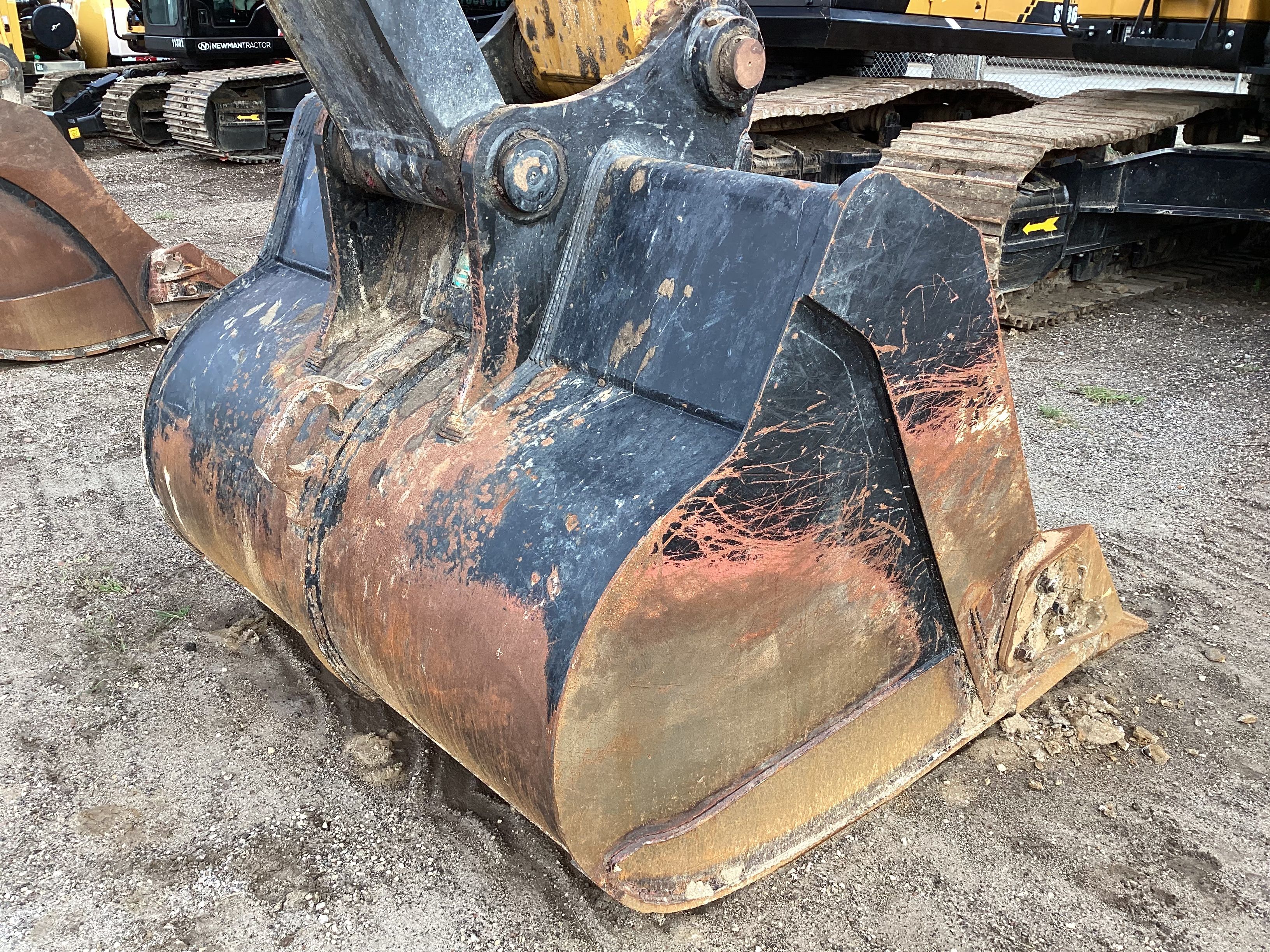 72" BUCKET FOR SY385 Photo 2 Thumbnail