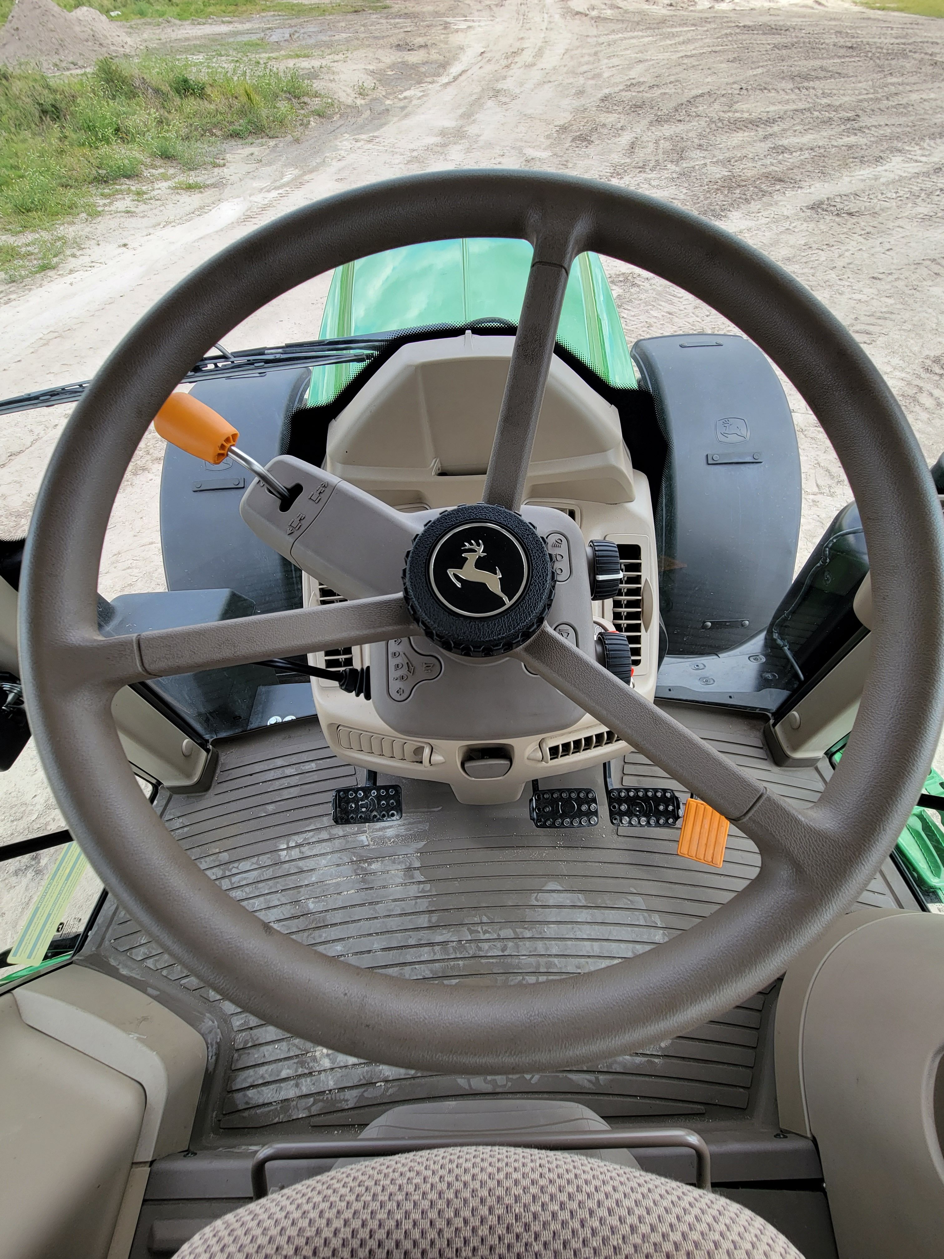 2021 JOHN DEERE 6155M Photo 10 Thumbnail