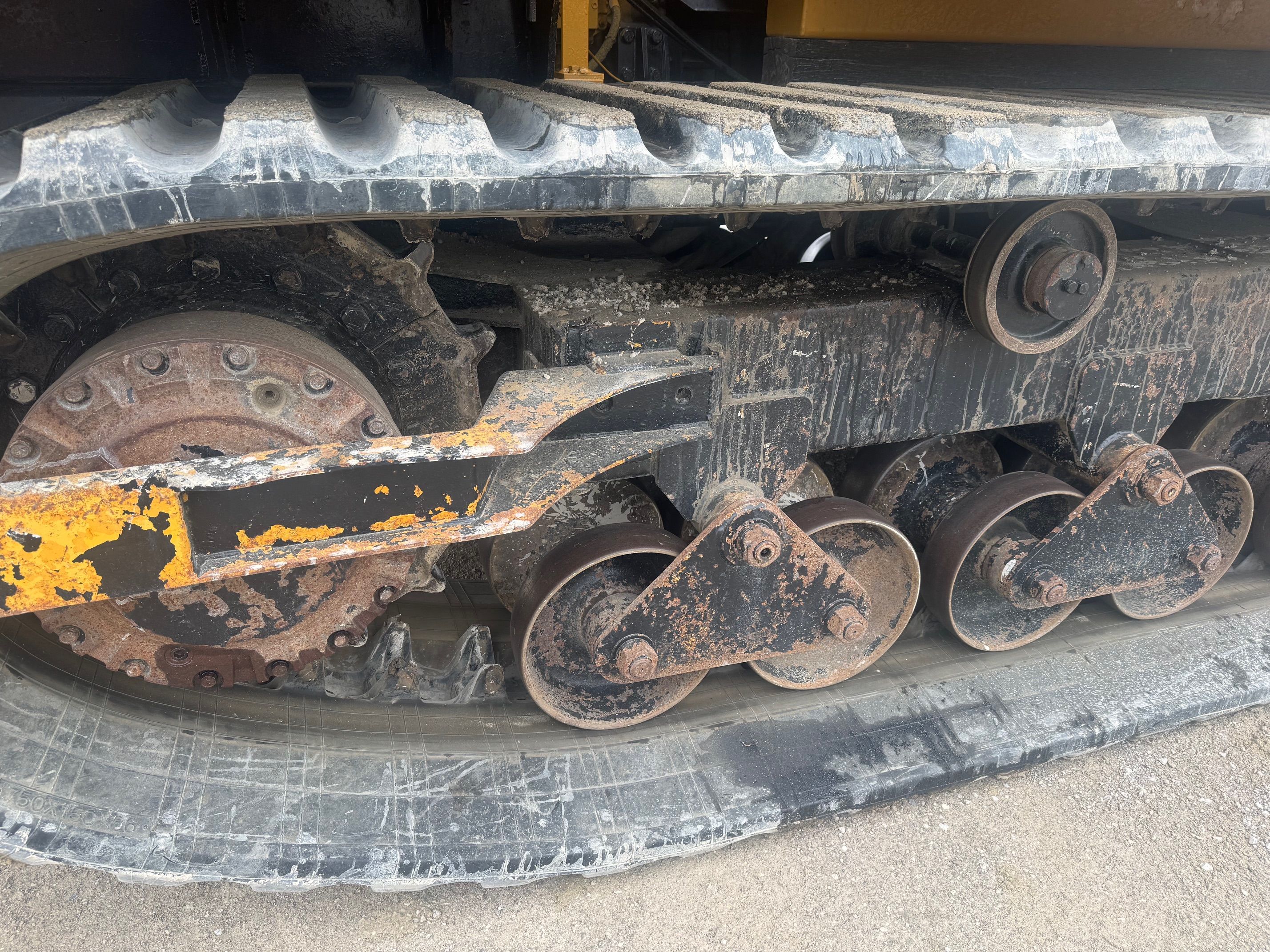 2015 MOROOKA MST 2200VD Photo 6 Thumbnail