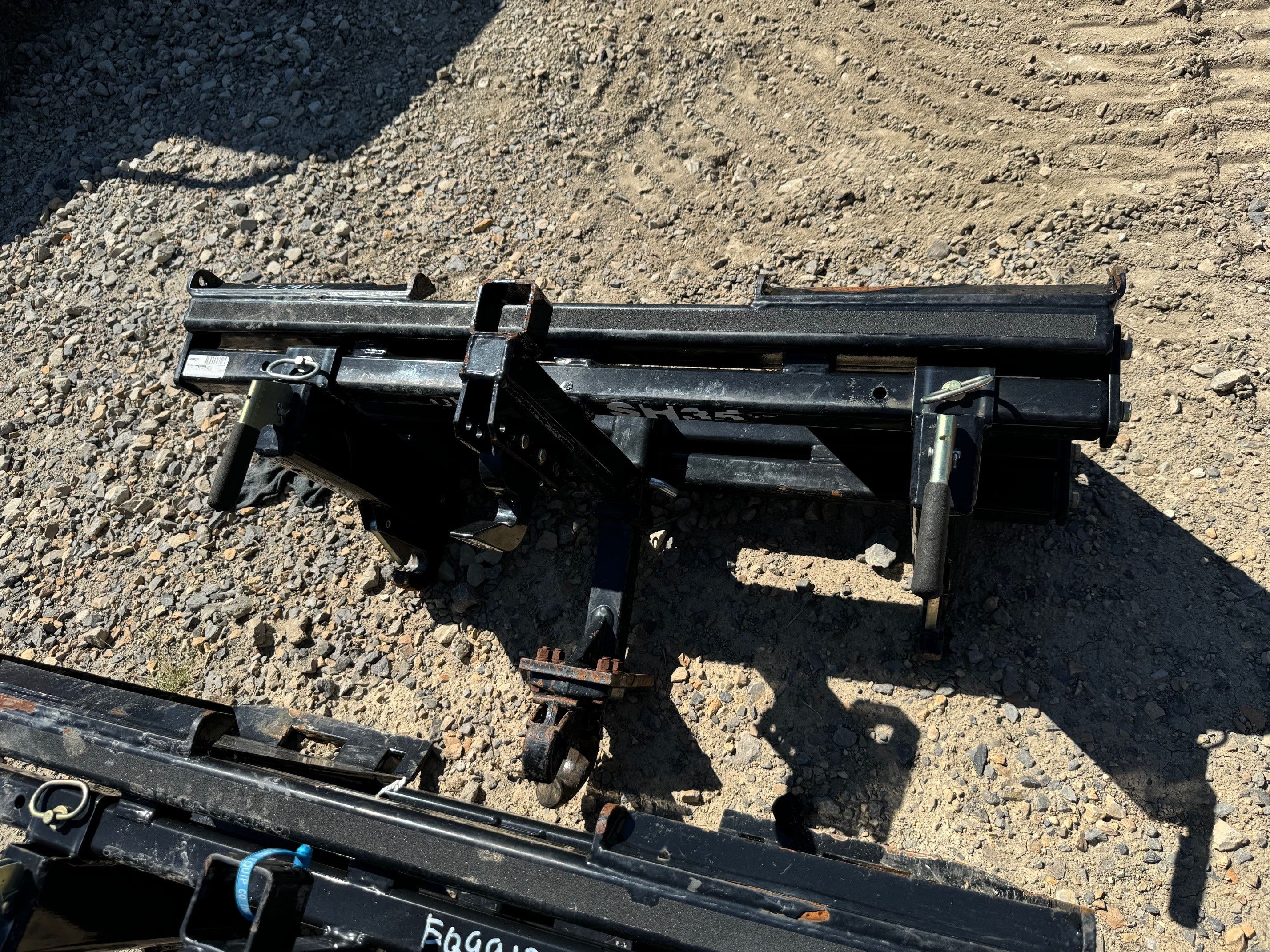 SKID STEER 3PT ADAPTER Photo 3 Thumbnail