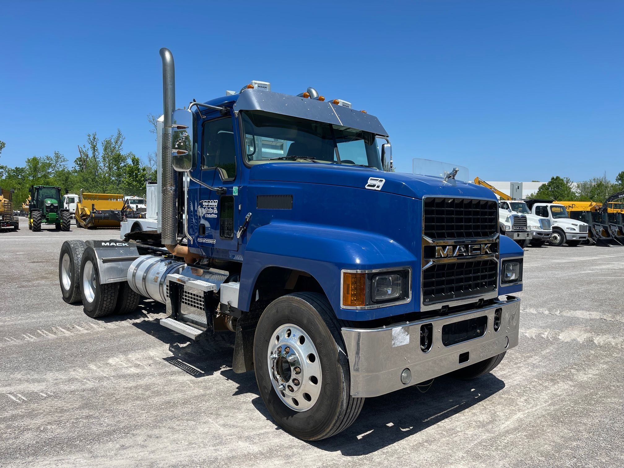 2021 MACK PI64T Photo 4 Thumbnail