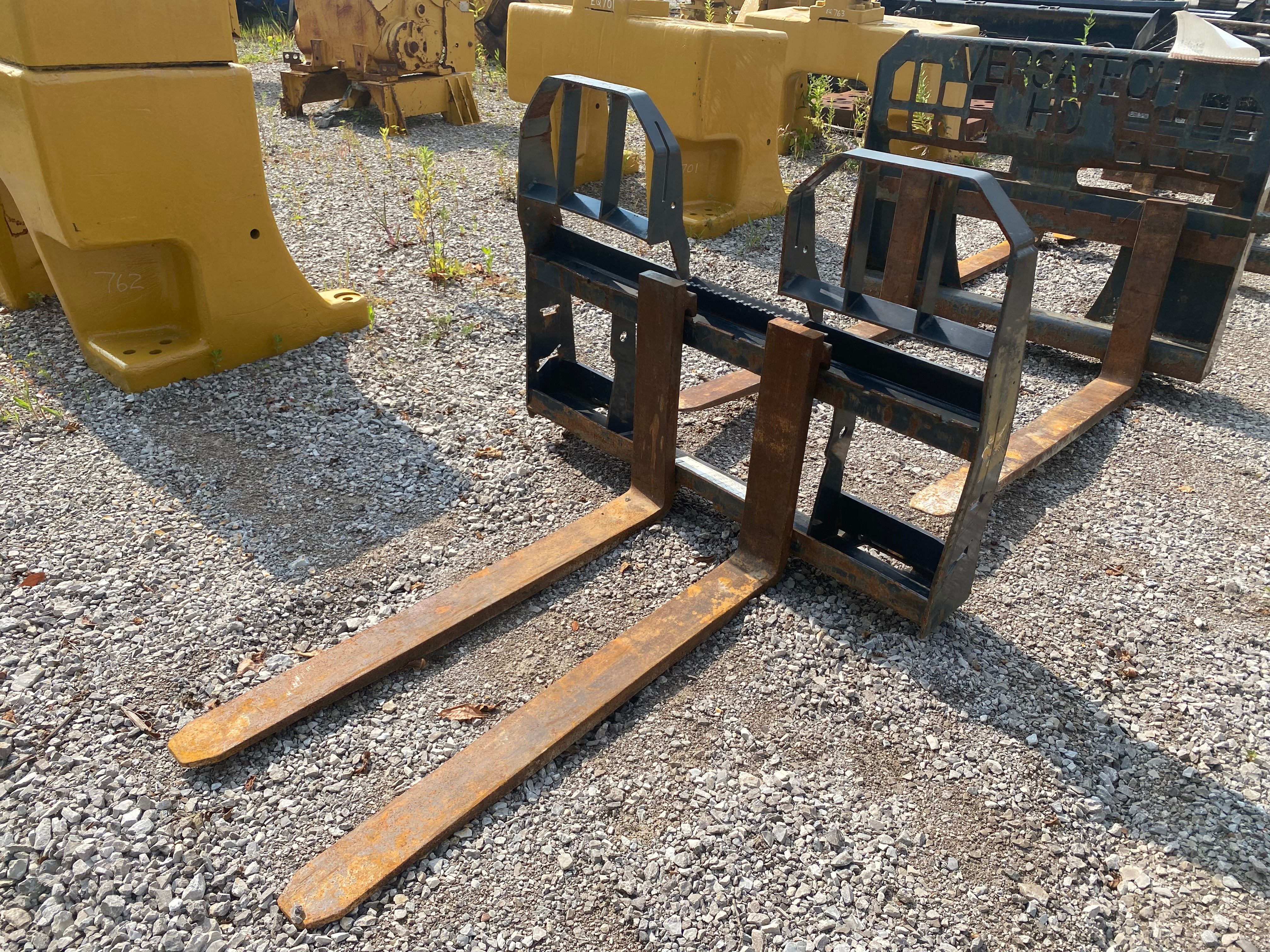 48" SKID STEER FORKS Photo 1 Thumbnail