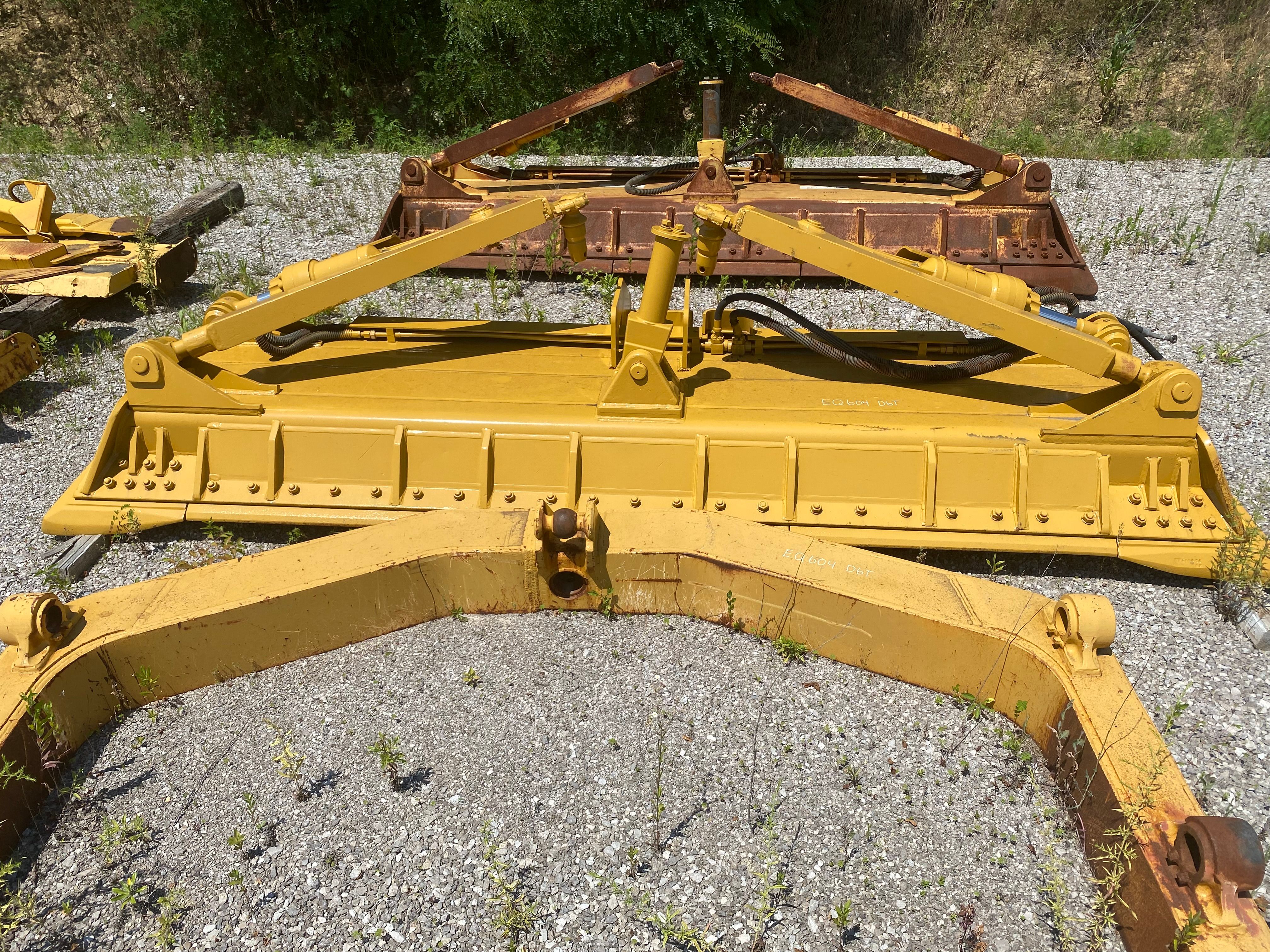 USED ANGLE BLADE W/ C FRAME FOR CAT D7E Photo 2 Thumbnail