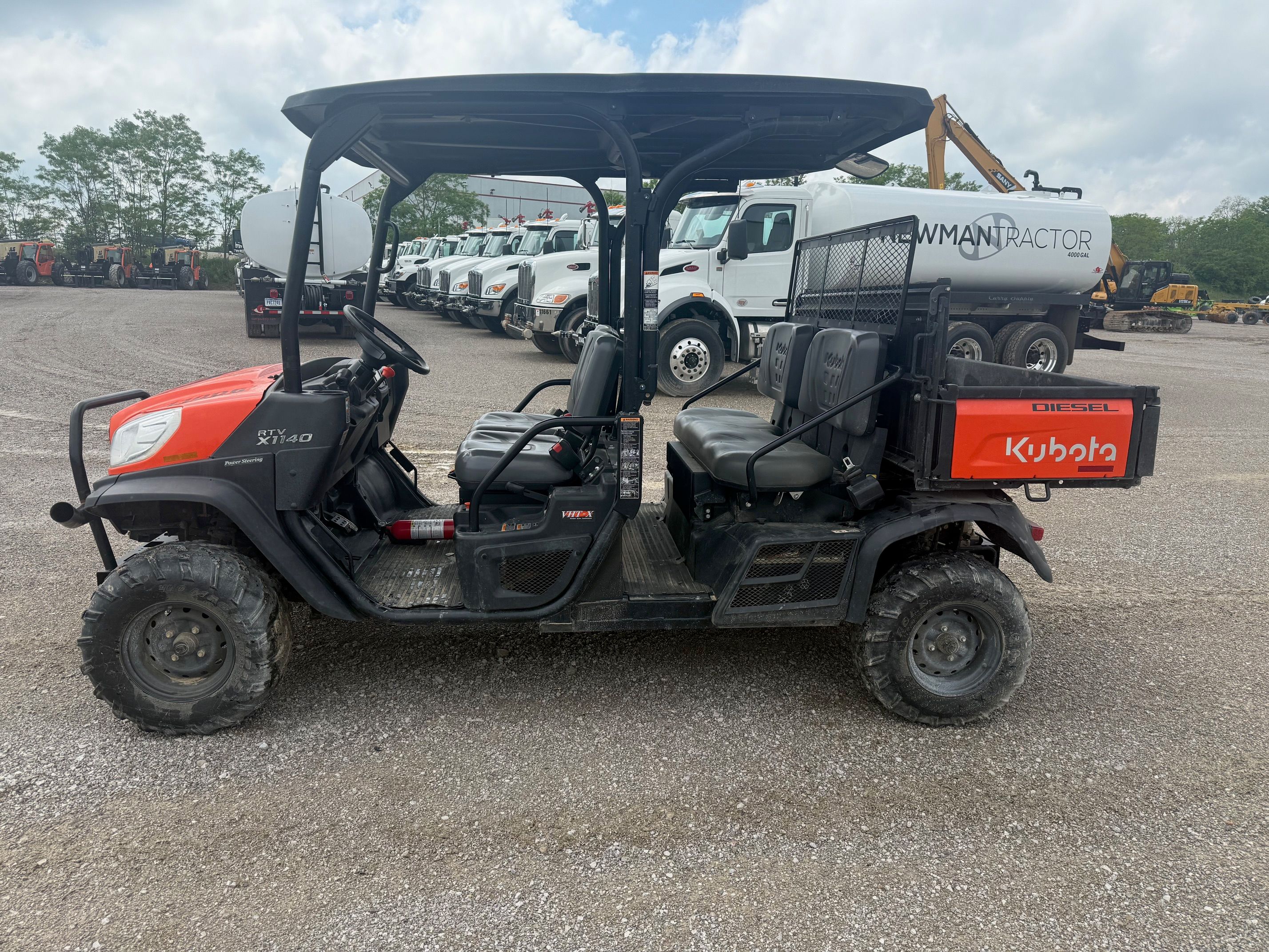 2023 KUBOTA RTV-X1140 Photo 2 Thumbnail