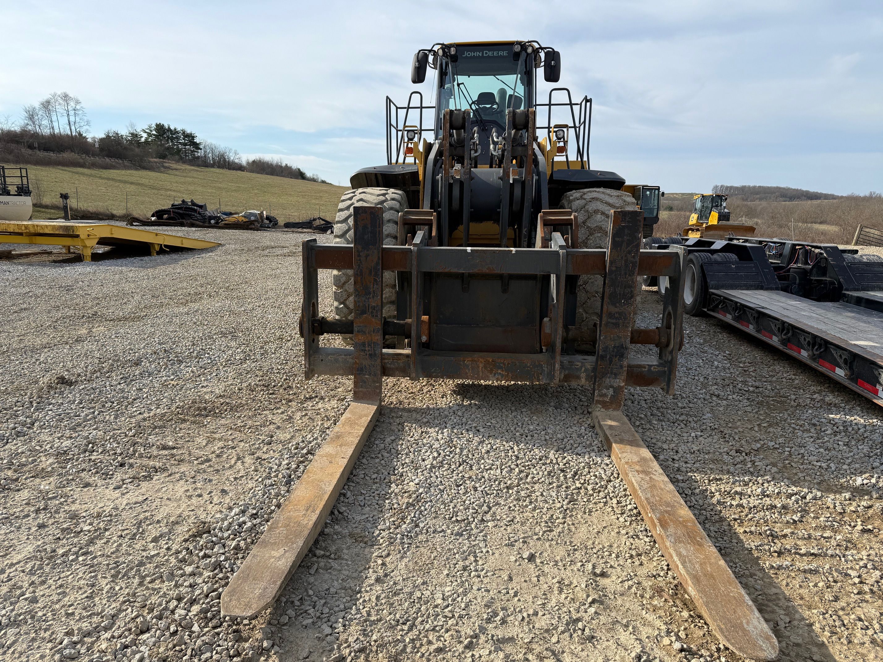 2019 JOHN DEERE 844K Photo 5 Thumbnail