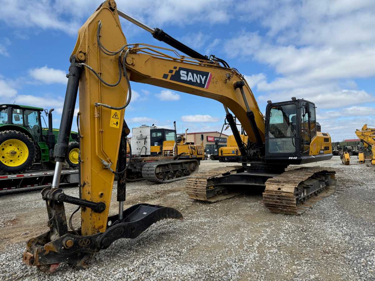 2023 SANY SY265C Photo 1