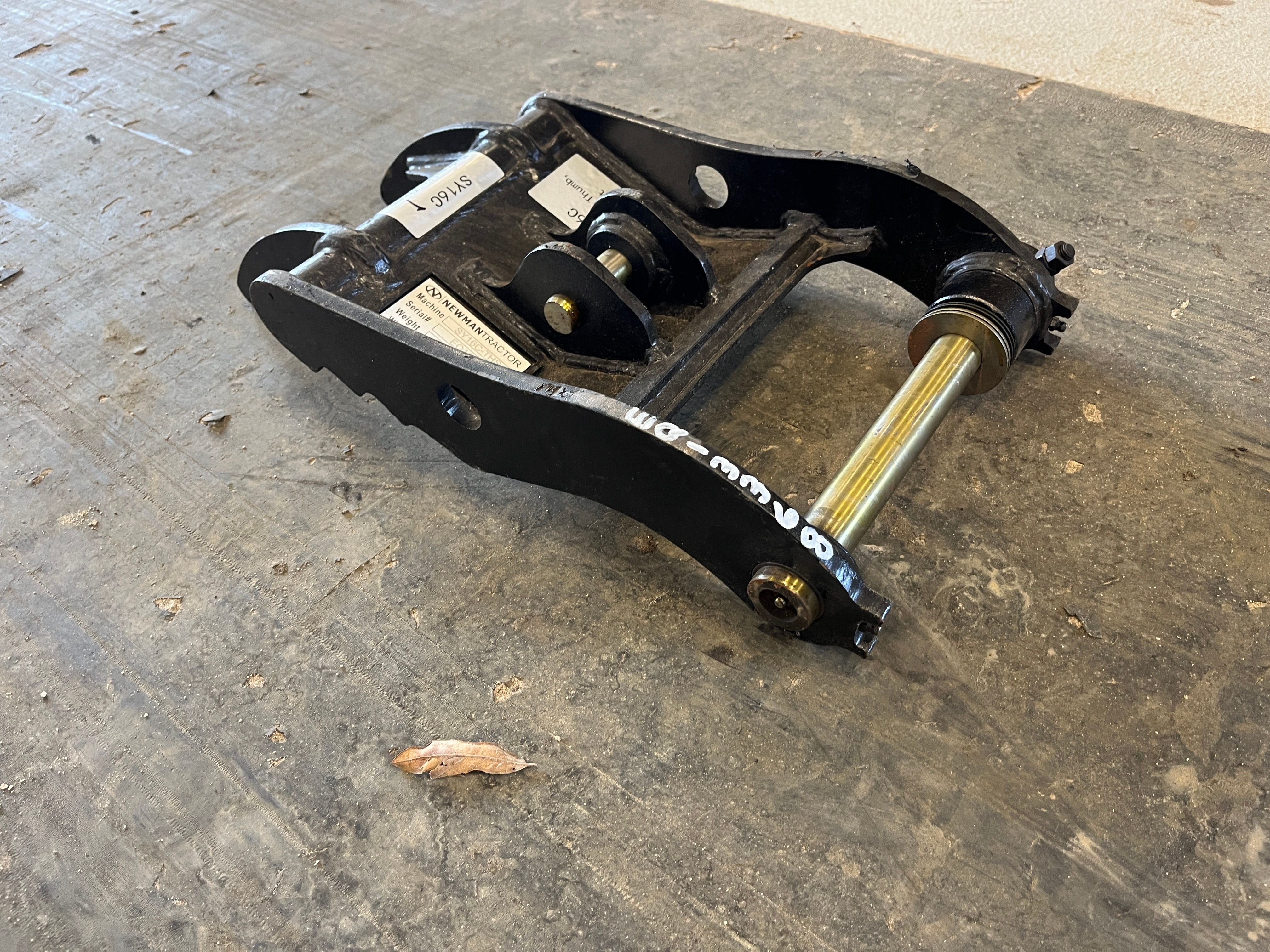 THS THUMB SHORT FOR SY16C (NO QUICK COUPLER) Photo 2 Thumbnail