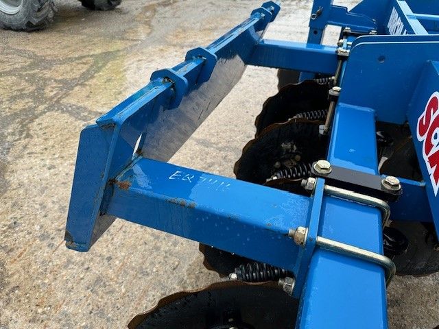 SKID STEER BRACKET FOR 8' STRAW CRIMPER Photo 4 Thumbnail