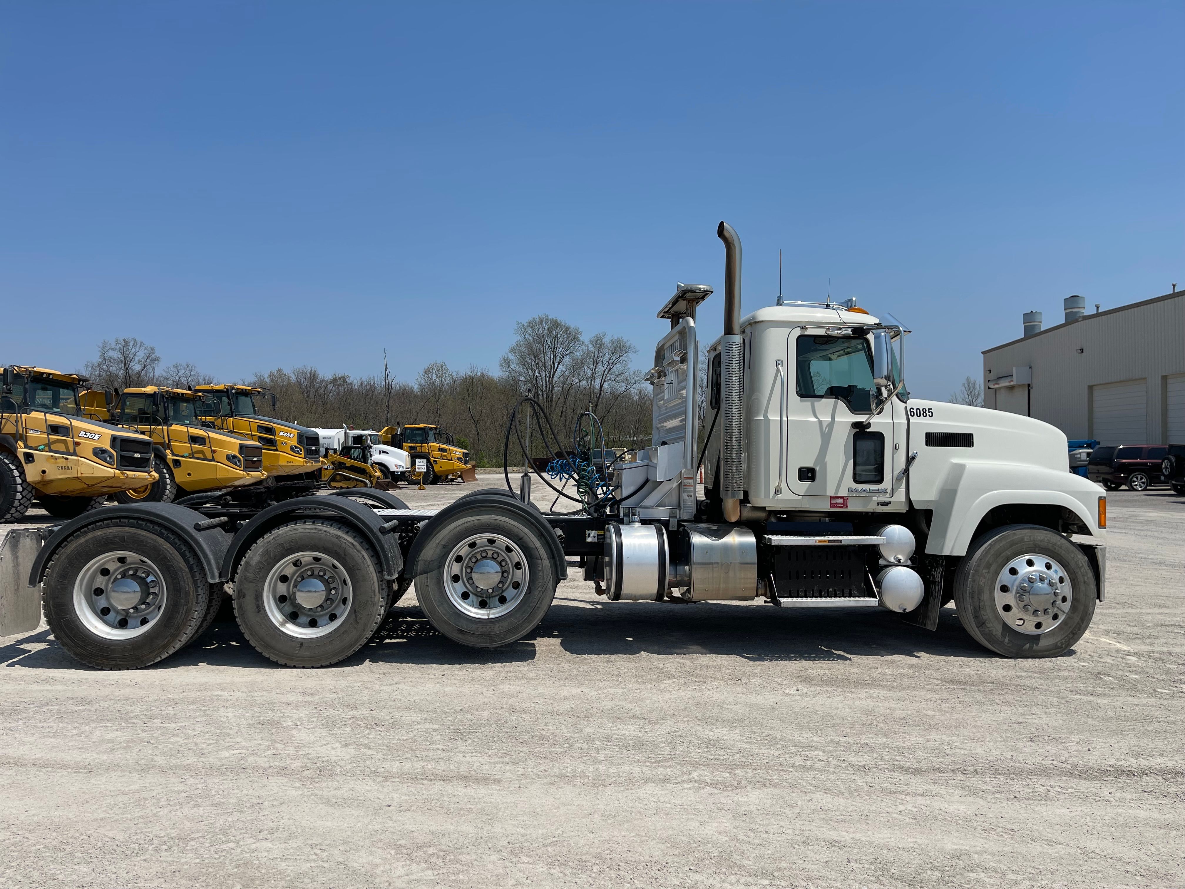 2016 MACK CHU613 Photo 5 Thumbnail