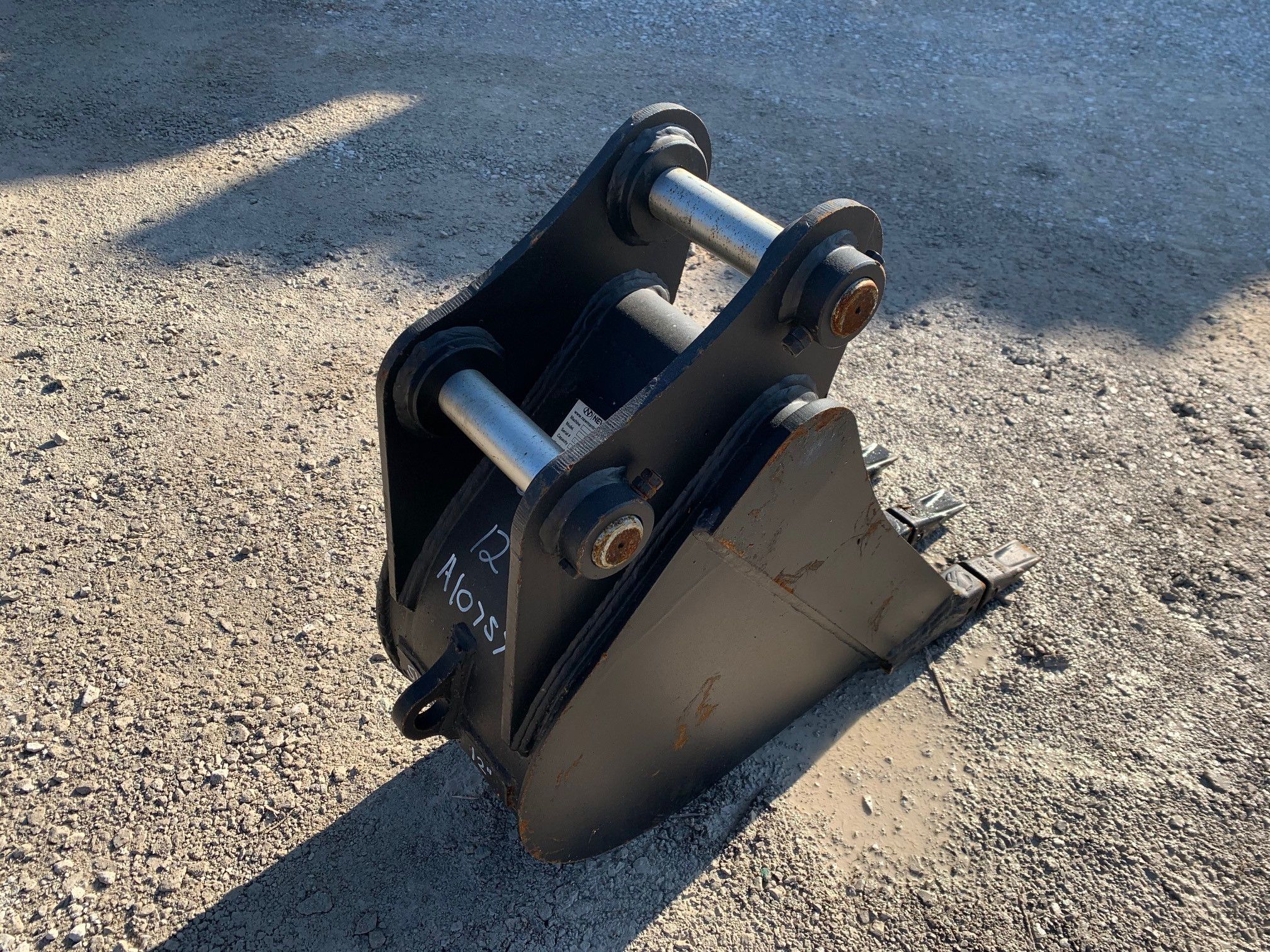 12" BUCKET FOR SY50U Photo 2 Thumbnail