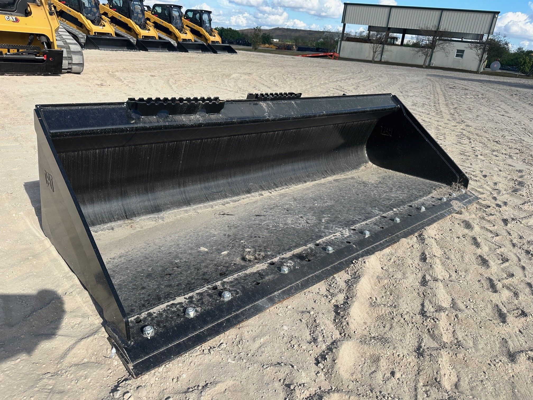 CAT 299D3 80" Skid Steer Bucket Photo 4 Thumbnail