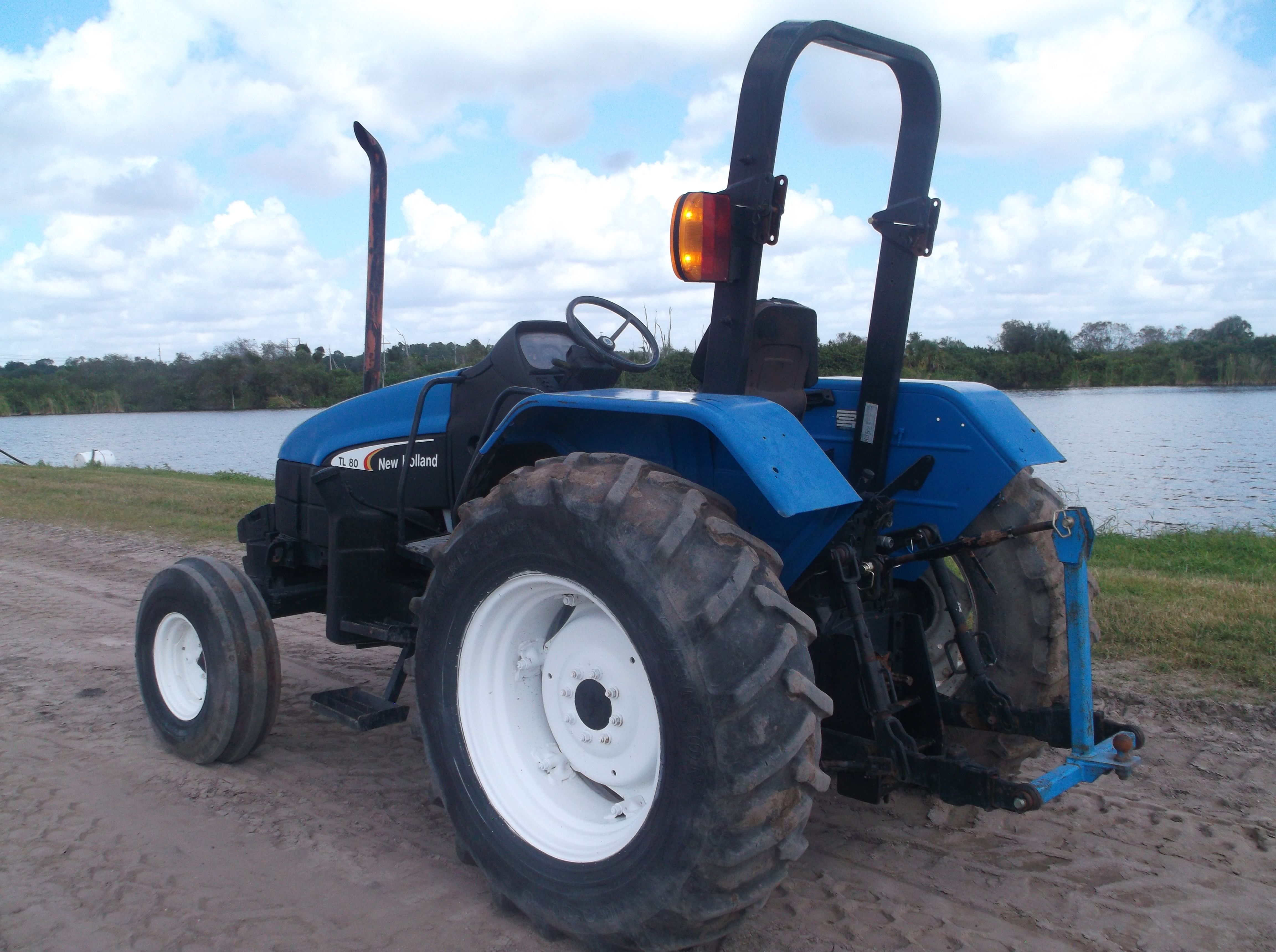 2003 NEW HOLLAND TL80 Photo 3 Thumbnail